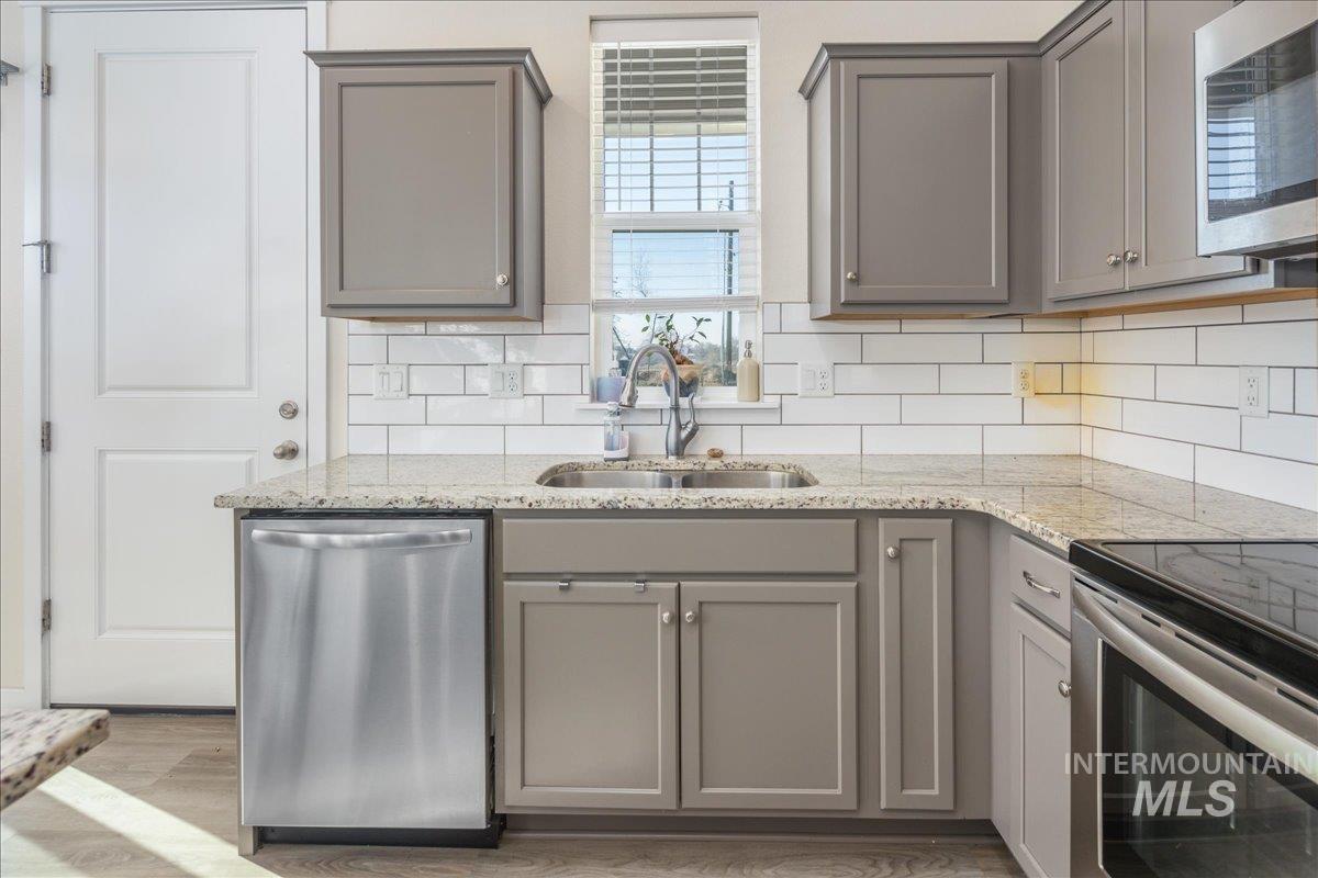 2329 E Spice Loop UNIT #1, Nampa, Idaho 83687, 3 Bedrooms, 3 Bathrooms, Residential Income For Sale, Price $330,000,MLS 98982191