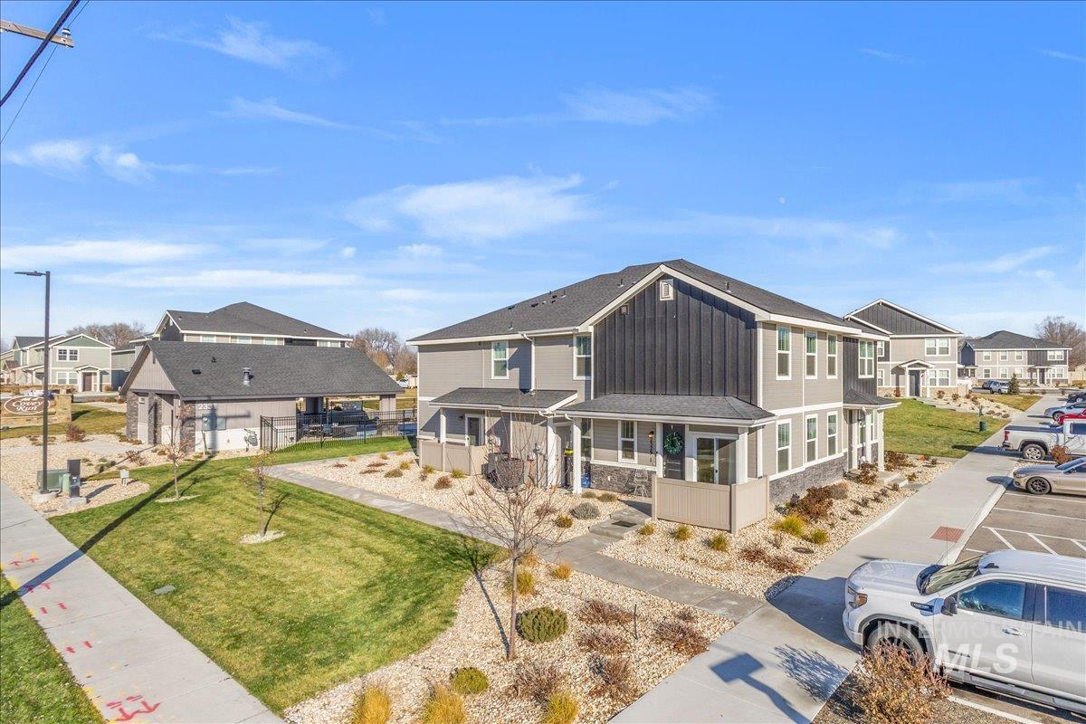 2329 E Spice Loop UNIT #1, Nampa, Idaho 83687, 3 Bedrooms, 3 Bathrooms, Residential Income For Sale, Price $330,000,MLS 98982191