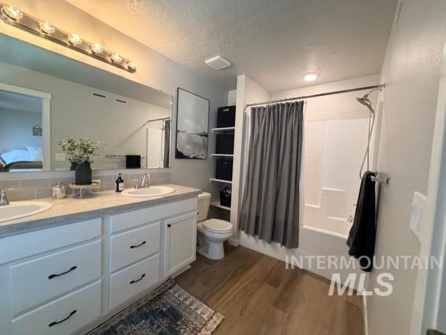 2329 E Spice Loop Unit 4, Nampa, Idaho 83687, 3 Bedrooms, 3 Bathrooms, Residential Income For Sale, Price $325,000,MLS 98982203