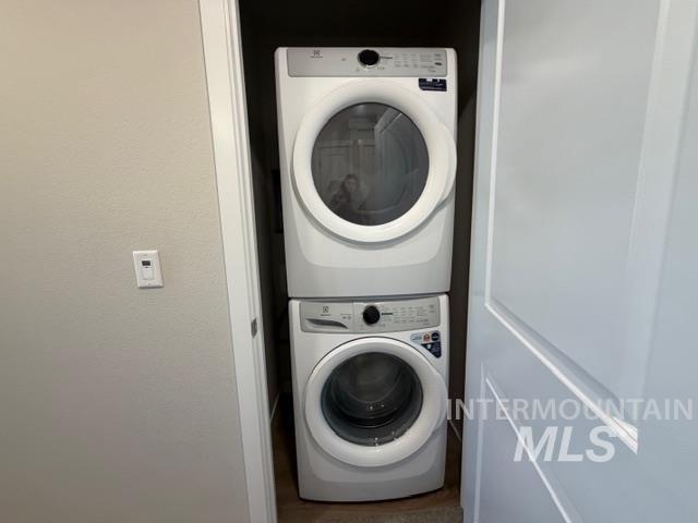 2329 E Spice Loop Unit 4, Nampa, Idaho 83687, 3 Bedrooms, 3 Bathrooms, Residential Income For Sale, Price $325,000,MLS 98982203