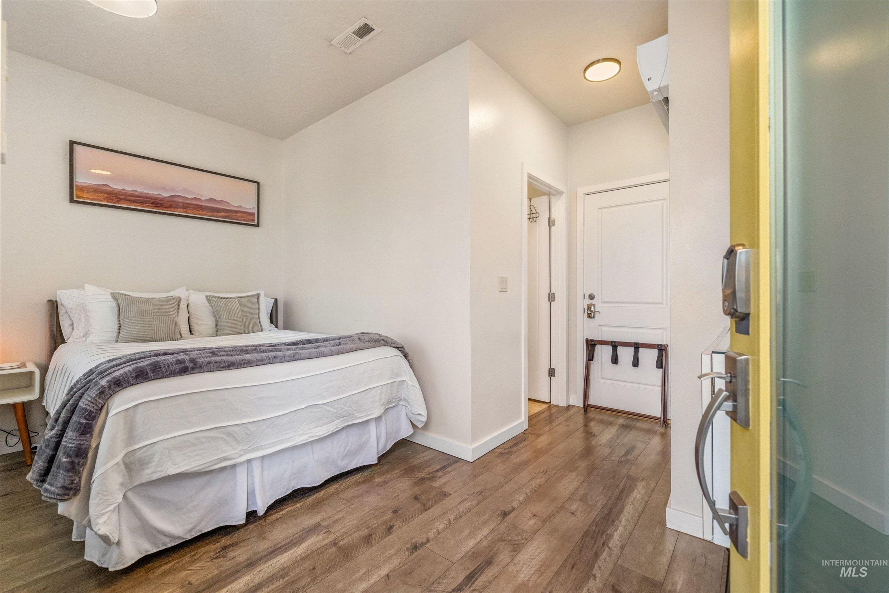 225 E 36th Street, Garden City, Idaho 83714, 3 Bedrooms, 2 Bathrooms, Residential Income For Sale, Price $950,000,MLS 98982210