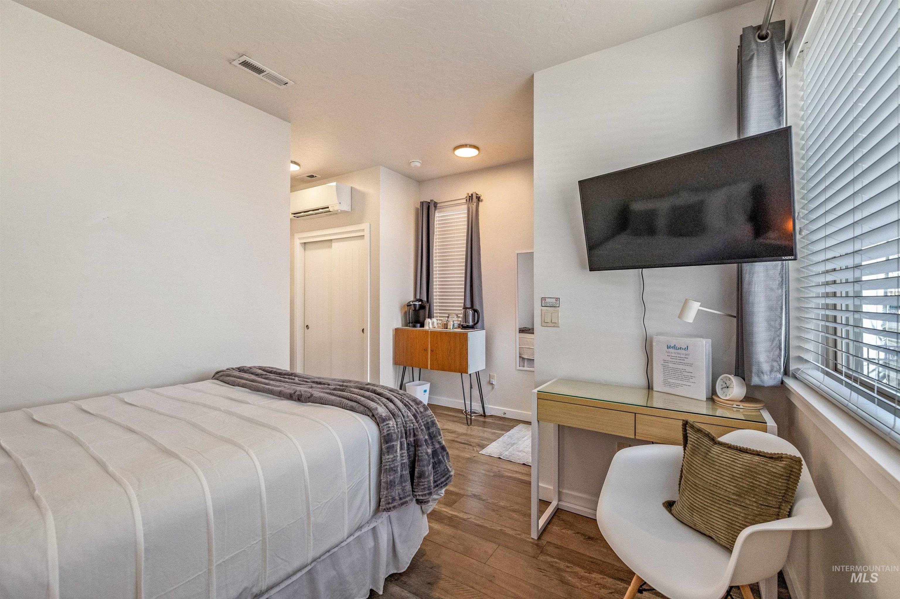 225 E 36th Street, Garden City, Idaho 83714, 3 Bedrooms, 2 Bathrooms, Residential Income For Sale, Price $950,000,MLS 98982210