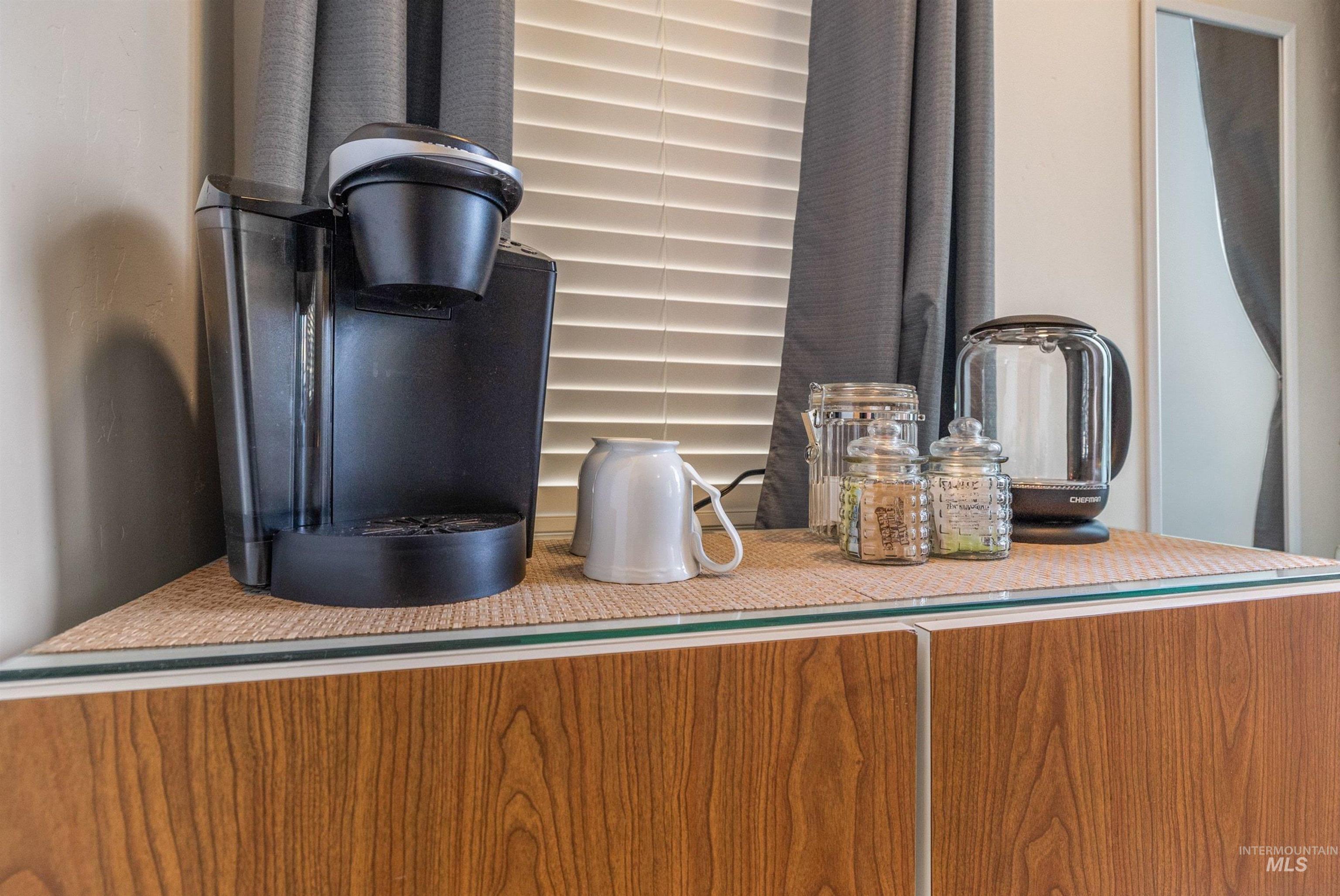 225 E 36th Street, Garden City, Idaho 83714, 3 Bedrooms, 2 Bathrooms, Residential Income For Sale, Price $950,000,MLS 98982210