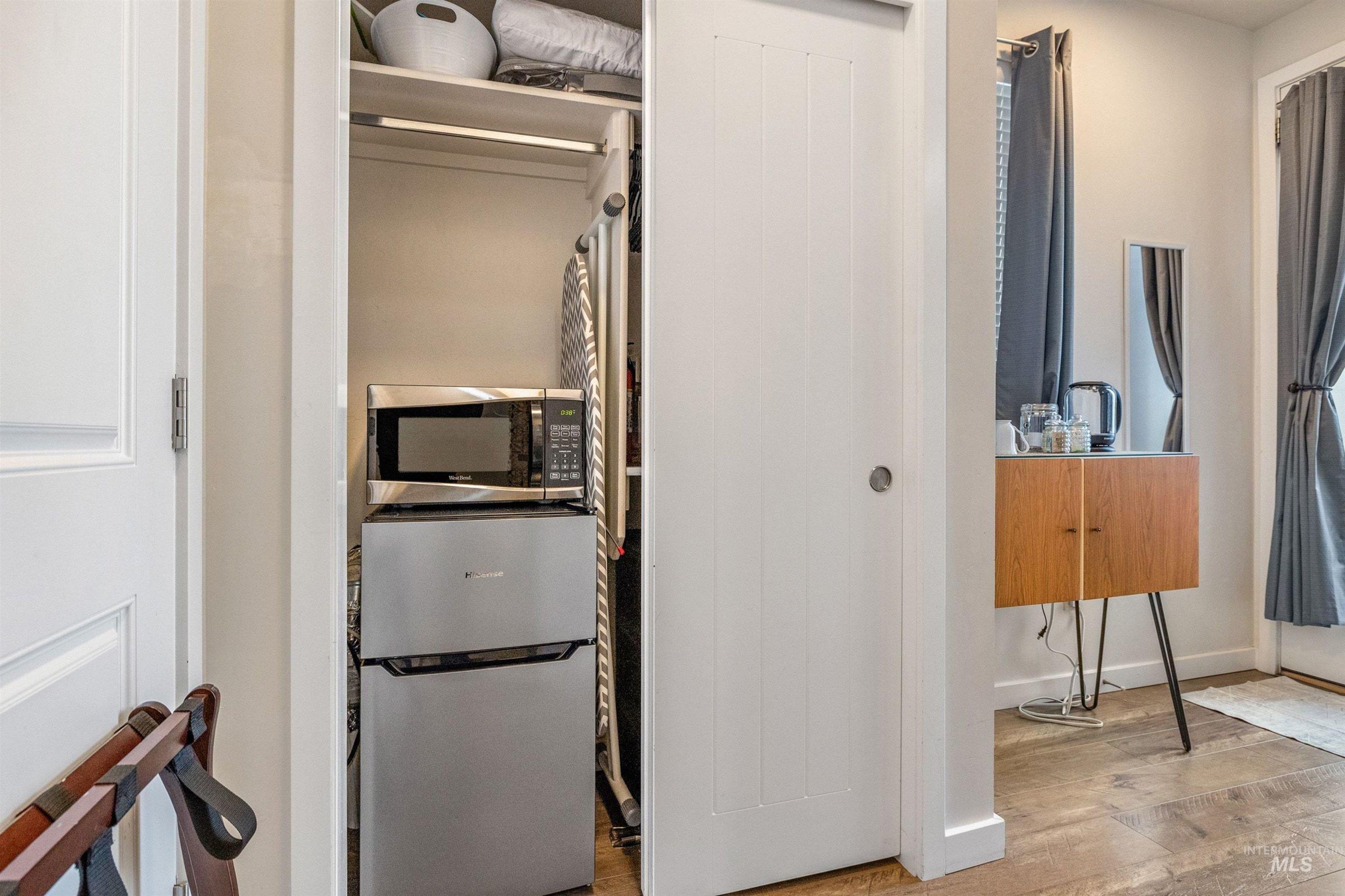 225 E 36th Street, Garden City, Idaho 83714, 3 Bedrooms, 2 Bathrooms, Residential Income For Sale, Price $950,000,MLS 98982210