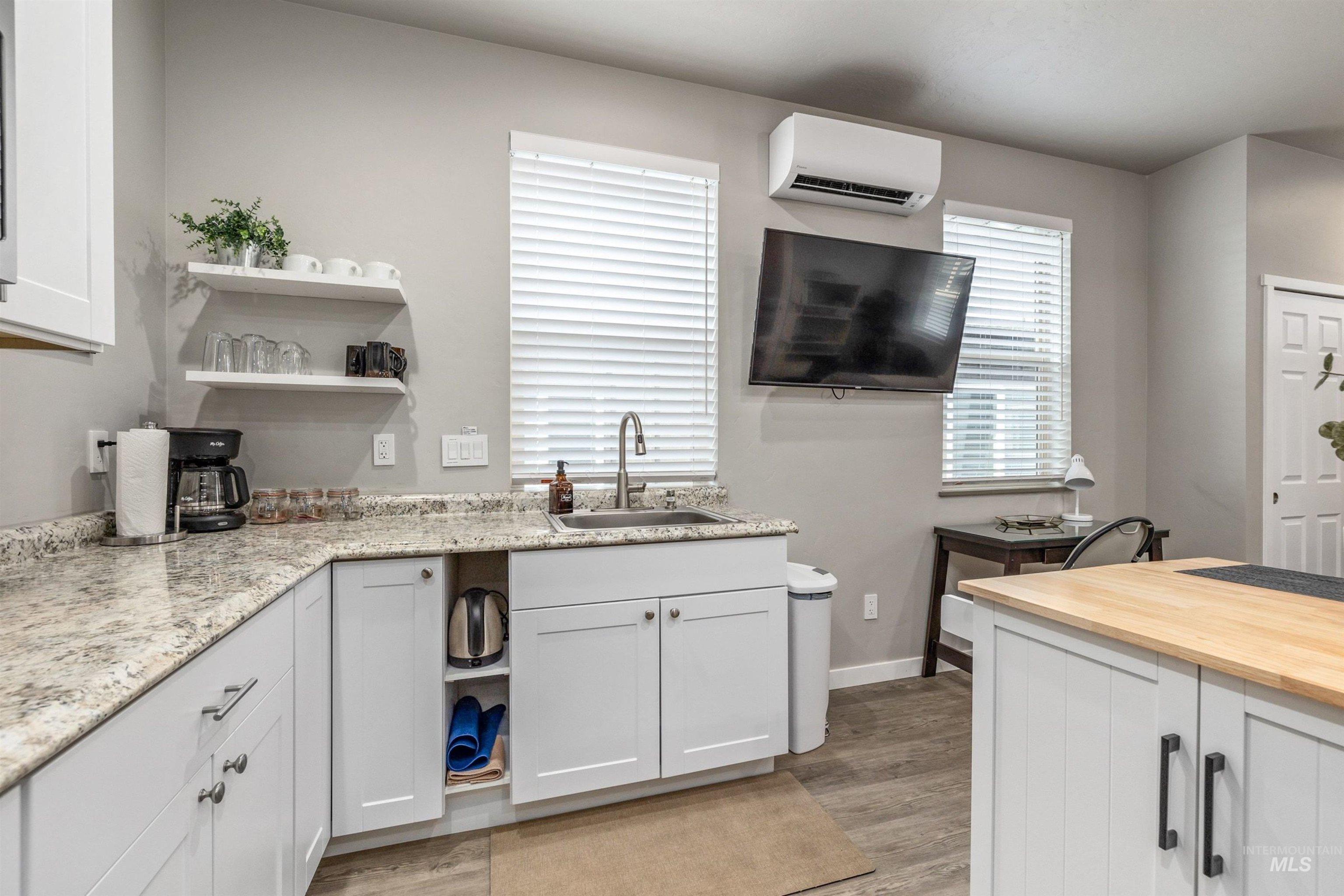 225 E 36th Street, Garden City, Idaho 83714, 3 Bedrooms, 2 Bathrooms, Residential Income For Sale, Price $940,000, 98982210