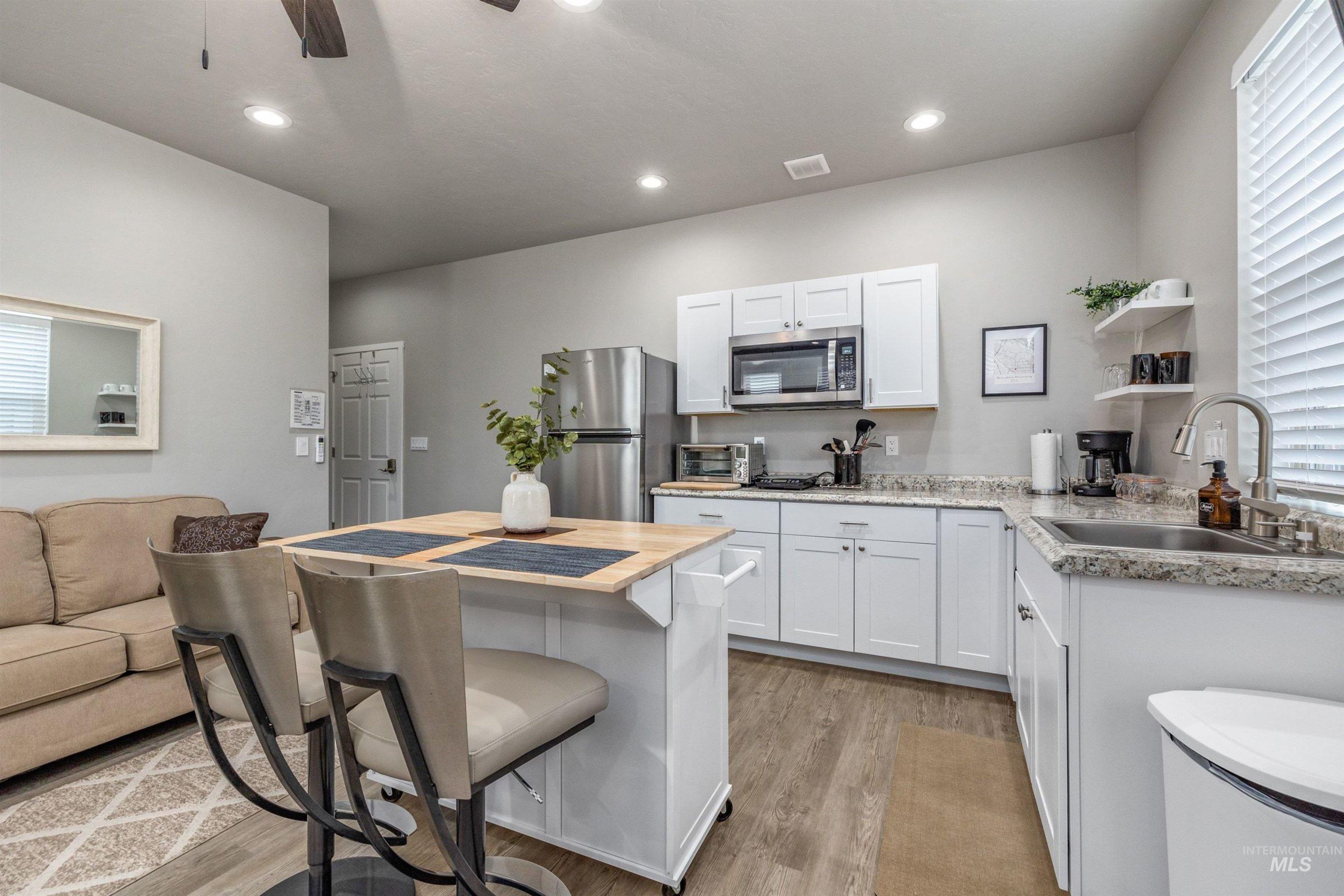225 E 36th Street, Garden City, Idaho 83714, 3 Bedrooms, 2 Bathrooms, Residential Income For Sale, Price $940,000, 98982210