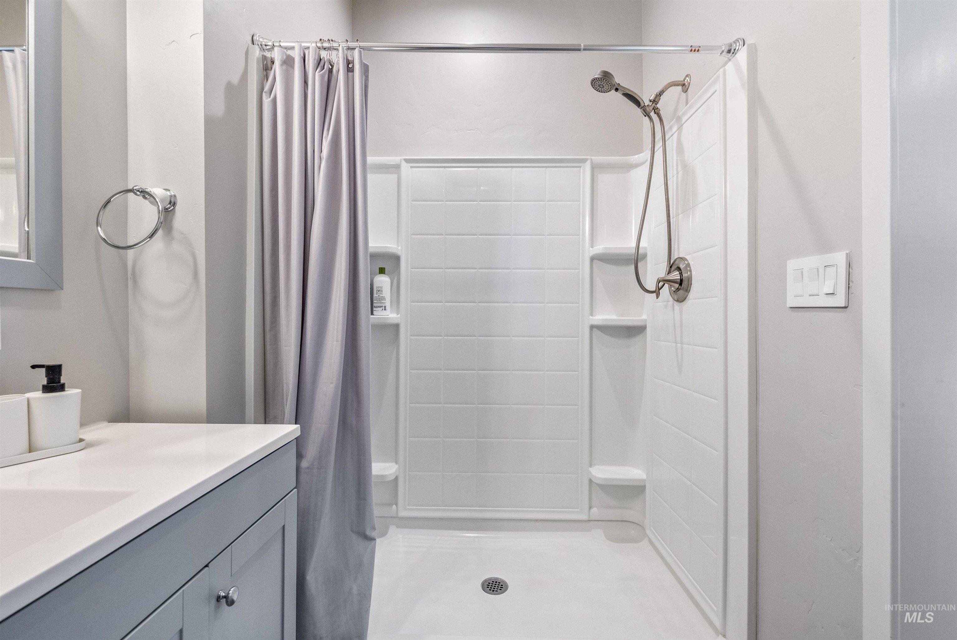 225 E 36th Street, Garden City, Idaho 83714, 3 Bedrooms, 2 Bathrooms, Residential Income For Sale, Price $950,000,MLS 98982210