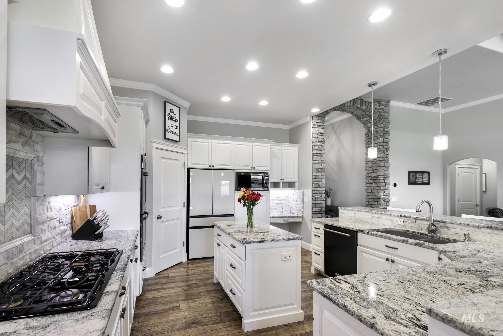 3485 E 3880 N, Kimberly, Idaho 83341-5102, 5 Bedrooms, 3.5 Bathrooms, Residential For Sale, Price $959,000, 98982217