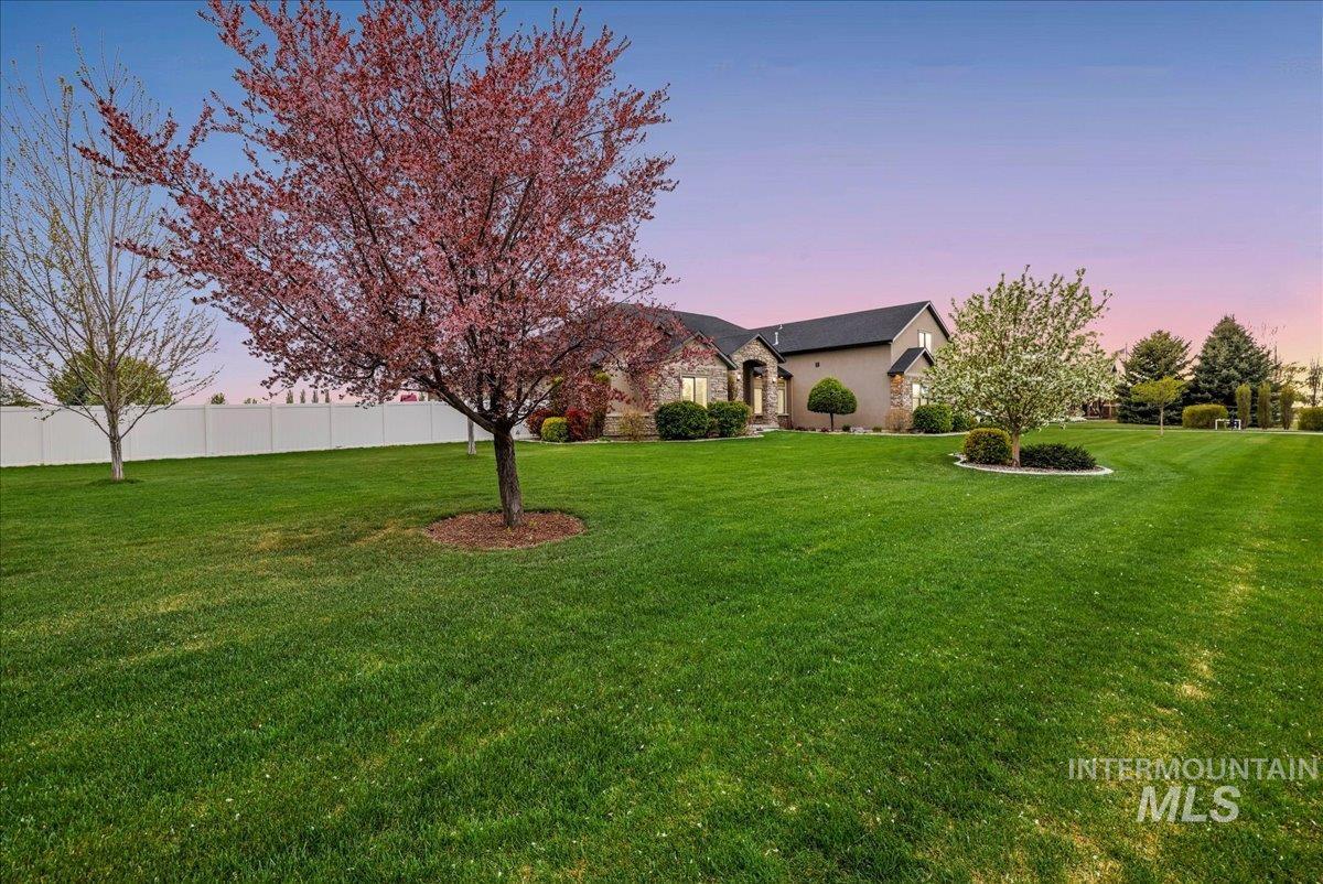 3485 E 3880 N, Kimberly, Idaho 83341-5102, 5 Bedrooms, 3.5 Bathrooms, Residential For Sale, Price $959,000, 98982217