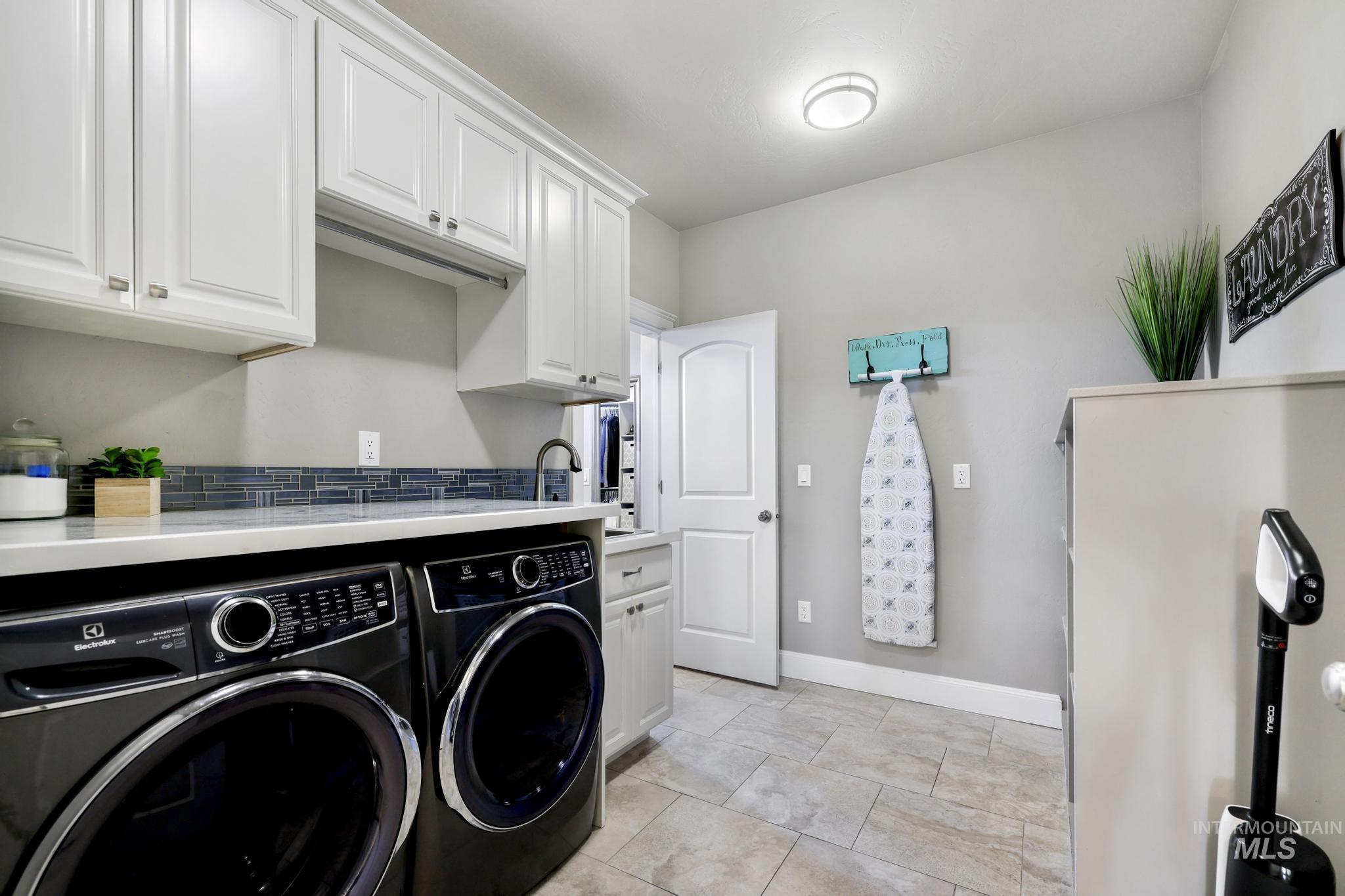 3485 E 3880 N, Kimberly, Idaho 83341-5102, 5 Bedrooms, 3.5 Bathrooms, Residential For Sale, Price $959,000, 98982217