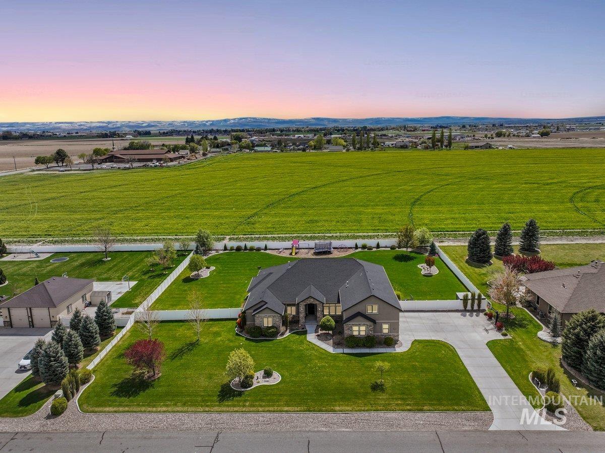 3485 E 3880 N, Kimberly, Idaho 83341-5102, 5 Bedrooms, 3.5 Bathrooms, Residential For Sale, Price $959,000,MLS 98982217