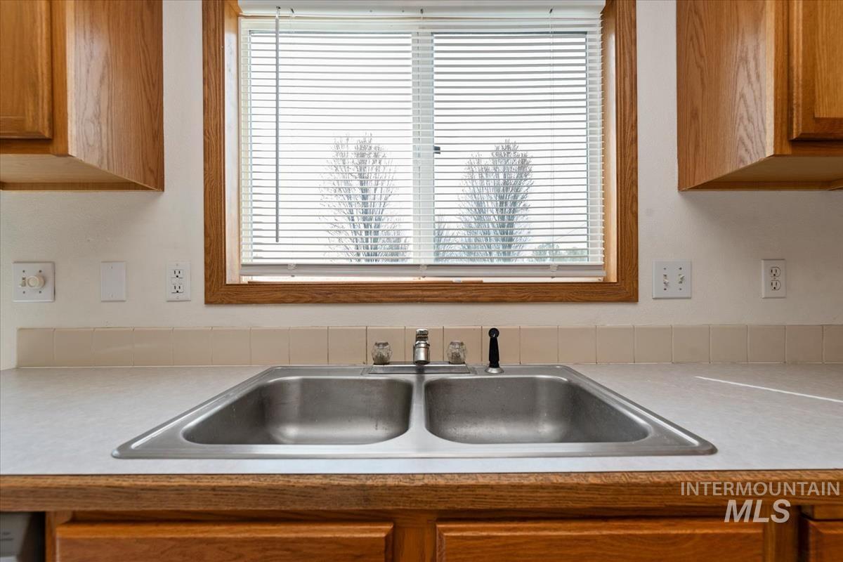 721 Valley Street, Middleton, Idaho 83644, 3 Bedrooms, 2 Bathrooms, Residential For Sale, Price $369,000, 98982225