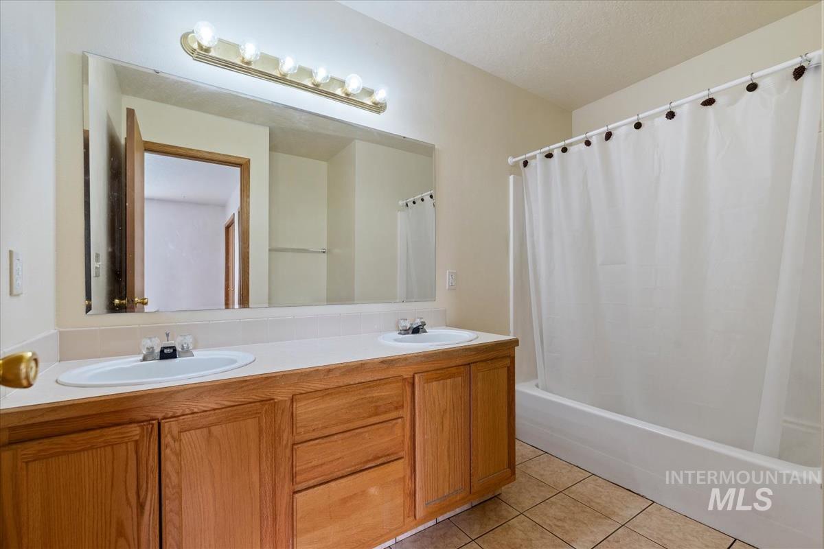 721 Valley Street, Middleton, Idaho 83644, 3 Bedrooms, 2 Bathrooms, Residential For Sale, Price $369,000, 98982225