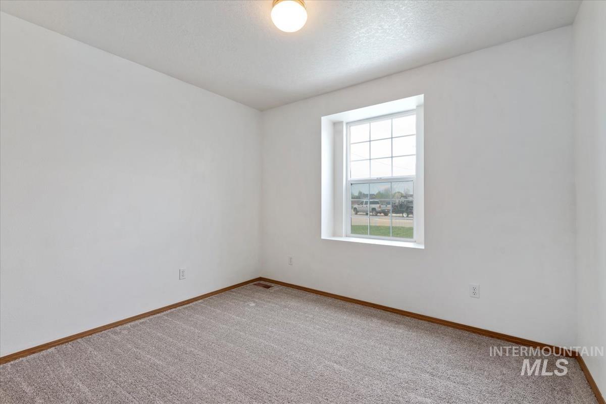 721 Valley Street, Middleton, Idaho 83644, 3 Bedrooms, 2 Bathrooms, Residential For Sale, Price $369,000, 98982225