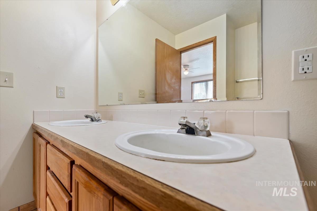 721 Valley Street, Middleton, Idaho 83644, 3 Bedrooms, 2 Bathrooms, Residential For Sale, Price $369,000, 98982225