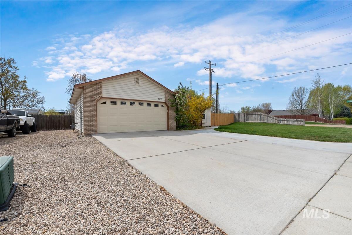 721 Valley Street, Middleton, Idaho 83644, 3 Bedrooms, 2 Bathrooms, Residential For Sale, Price $369,000, 98982225