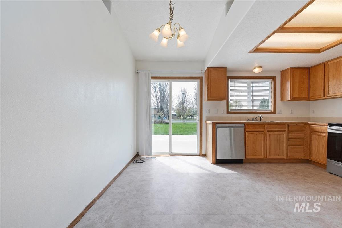 721 Valley Street, Middleton, Idaho 83644, 3 Bedrooms, 2 Bathrooms, Residential For Sale, Price $369,000, 98982225