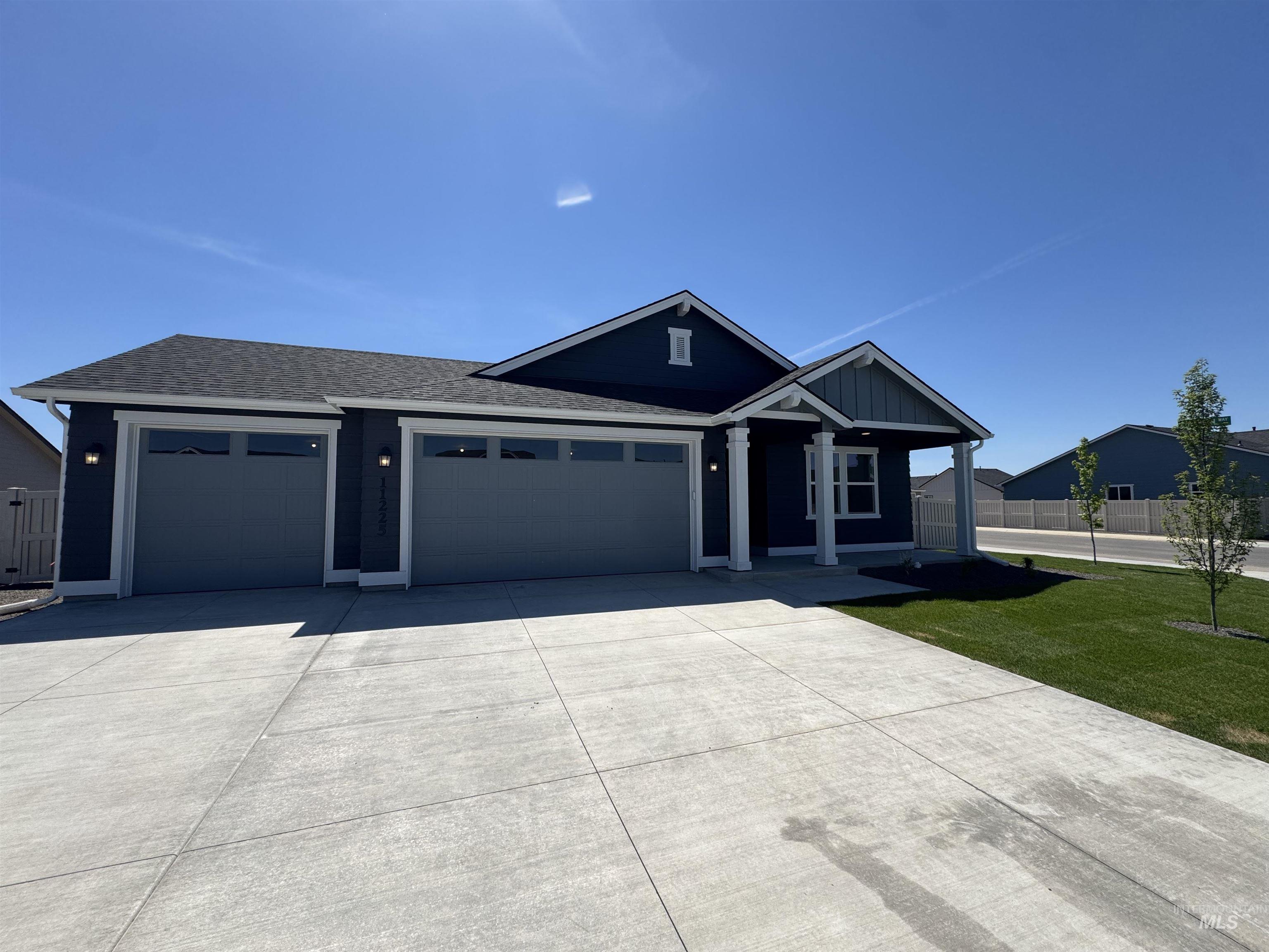 11225 Bluefield Dr, Caldwell, Idaho 83605, 3 Bedrooms, 2 Bathrooms, Residential For Sale, Price $489,990, 98982237