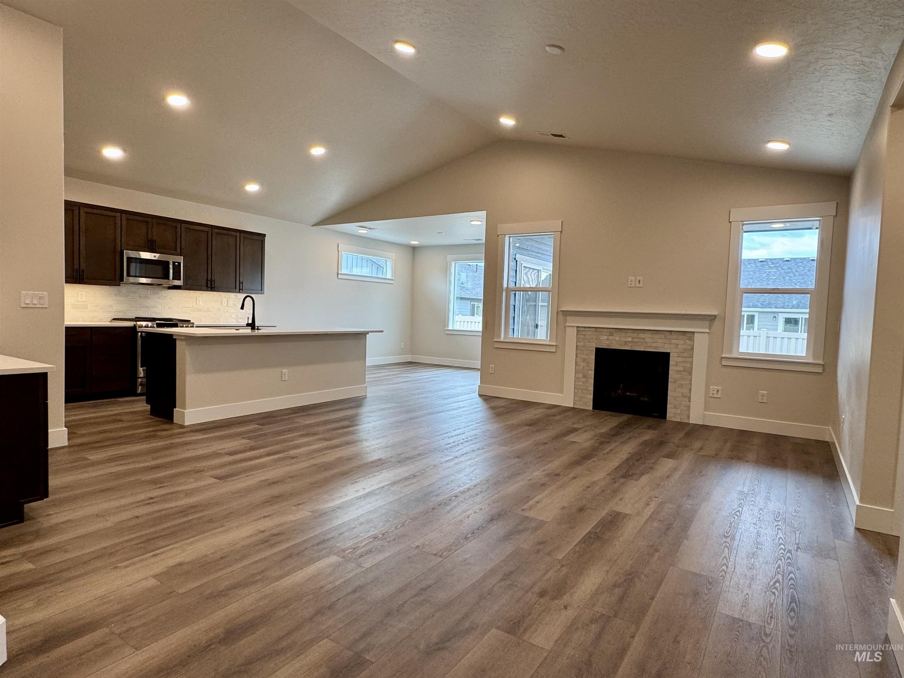 11225 Bluefield Dr, Caldwell, Idaho 83605, 3 Bedrooms, 2 Bathrooms, Residential For Sale, Price $489,990, 98982237