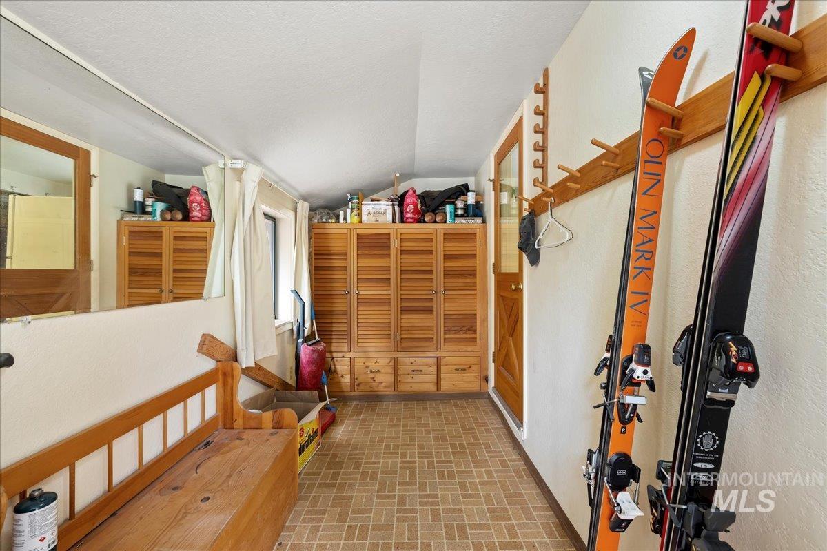 815 Reedy Ln, McCall, Idaho 83638, 2 Bedrooms, 1 Bathroom, Residential For Sale, Price $575,000,MLS 98982238