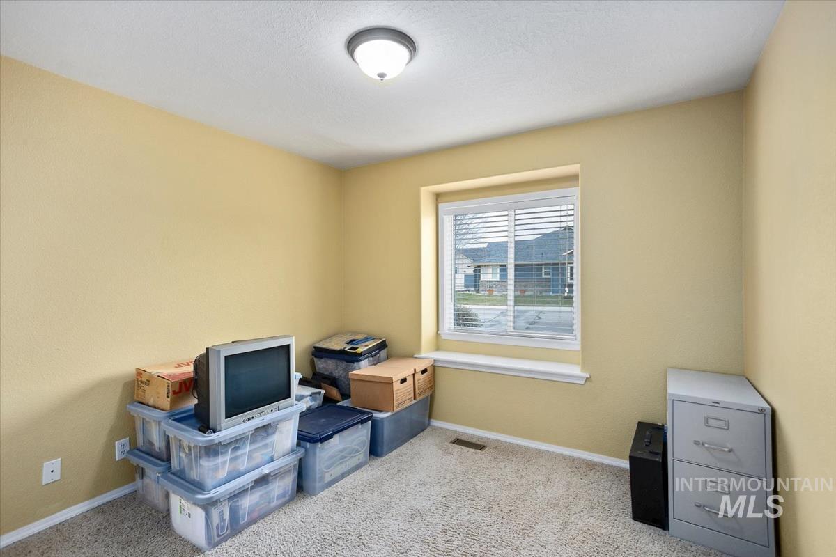 1701 E Kamay Ct, Meridian, Idaho 83646, 3 Bedrooms, 2 Bathrooms, Residential For Sale, Price $439,000, 98982252