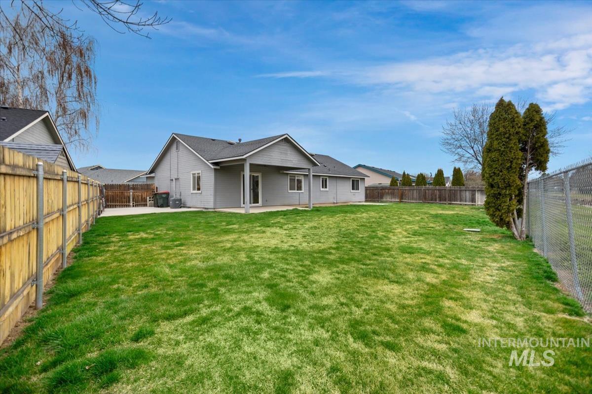 1701 E Kamay Ct, Meridian, Idaho 83646, 3 Bedrooms, 2 Bathrooms, Residential For Sale, Price $439,000, 98982252