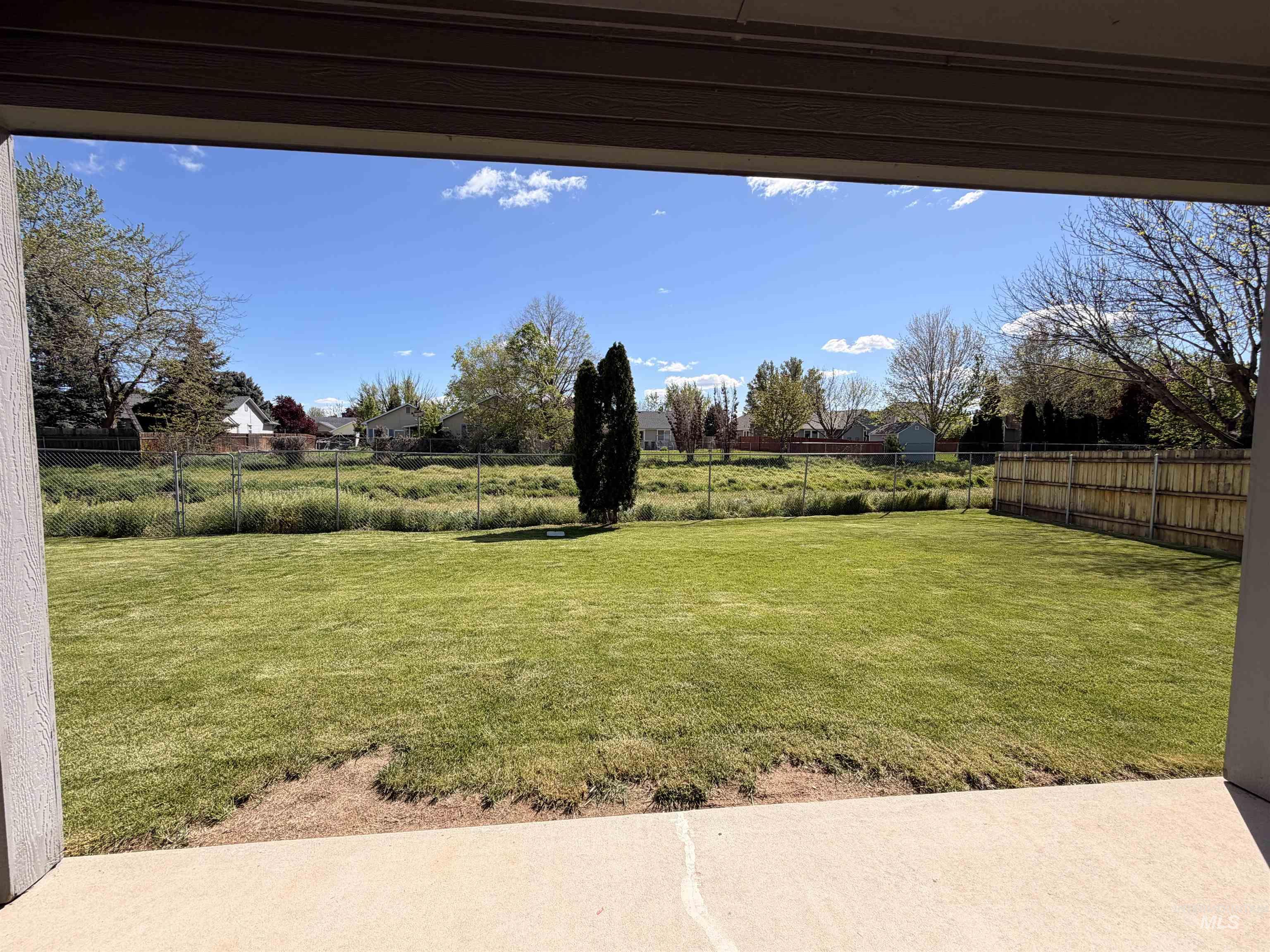 1701 E Kamay Ct, Meridian, Idaho 83646, 3 Bedrooms, 2 Bathrooms, Residential For Sale, Price $429,000, 98982252