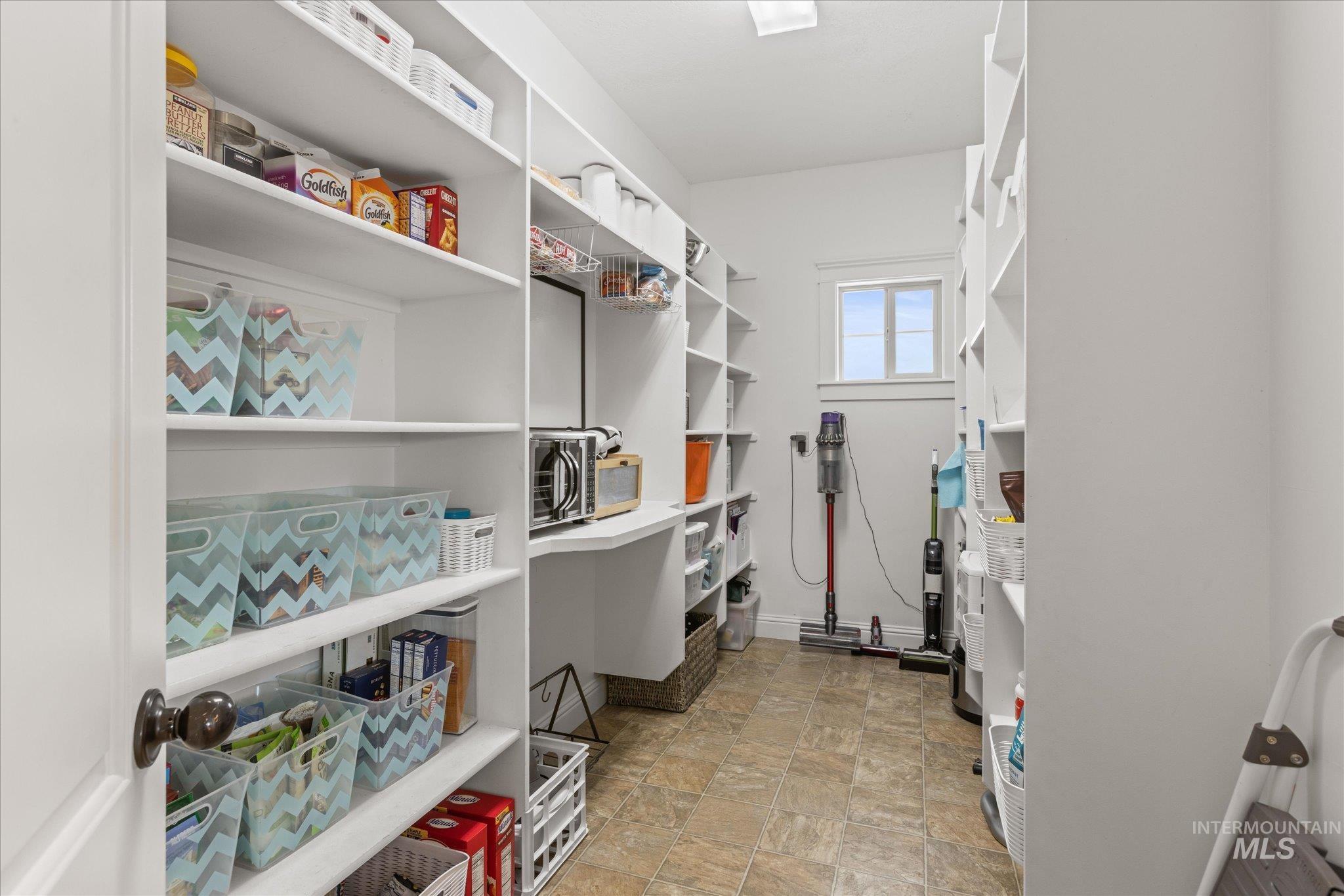 5375 W Ridgeside St, Meridian, Idaho 83646, 4 Bedrooms, 2.5 Bathrooms, Residential For Sale, Price $915,000, 98982268