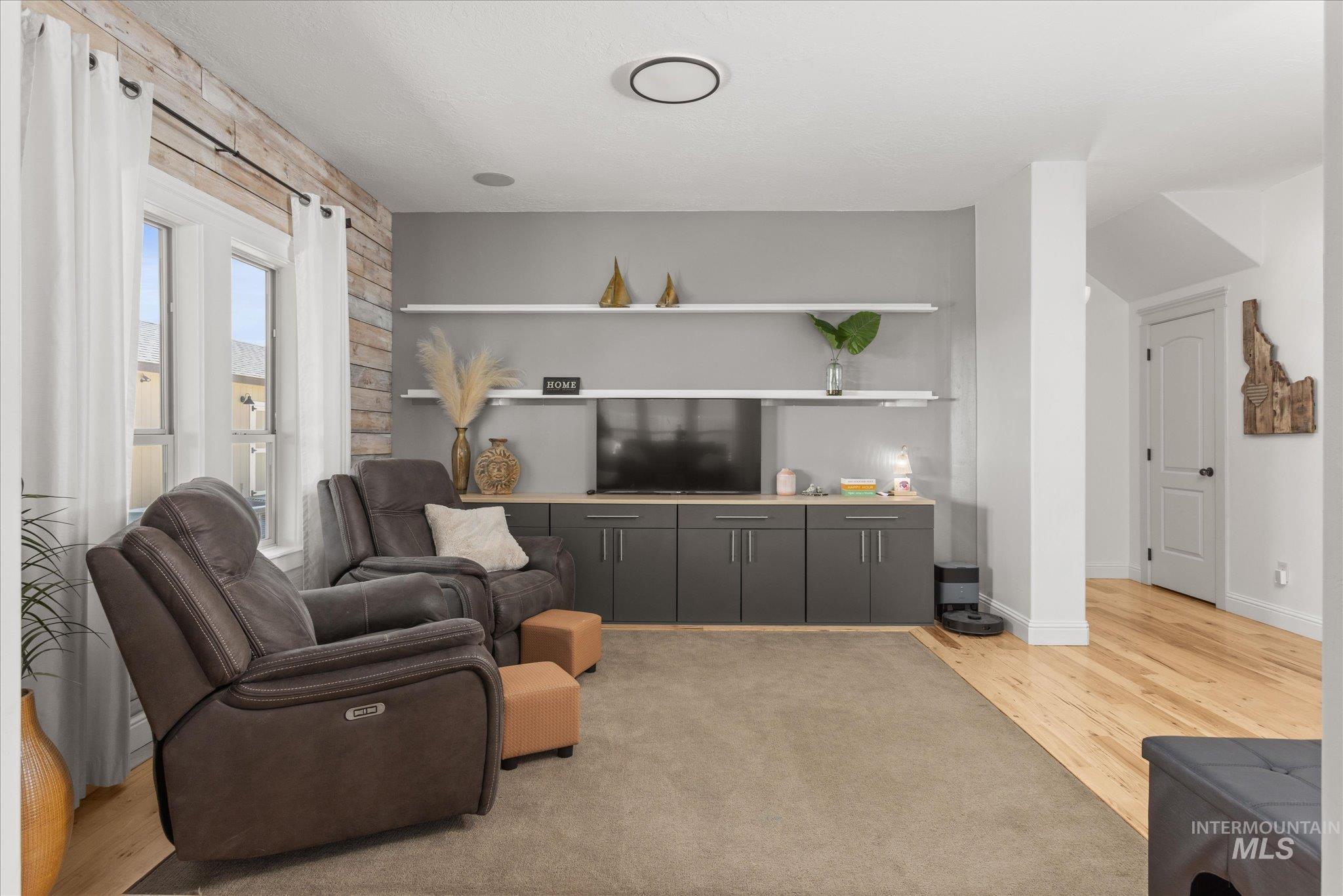 5375 W Ridgeside St, Meridian, Idaho 83646, 4 Bedrooms, 2.5 Bathrooms, Residential For Sale, Price $915,000, 98982268