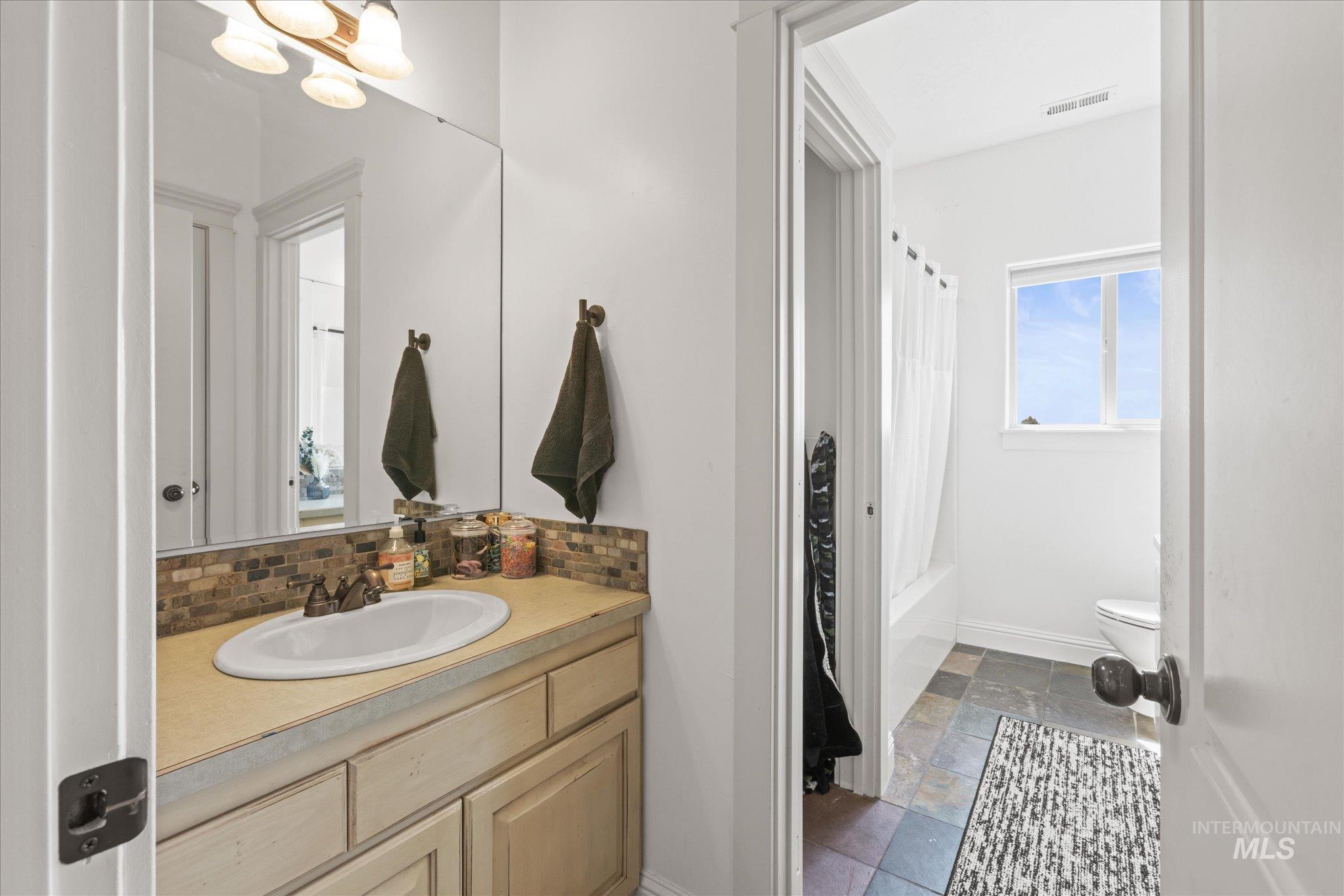 5375 W Ridgeside St, Meridian, Idaho 83646, 4 Bedrooms, 2.5 Bathrooms, Residential For Sale, Price $915,000, 98982268