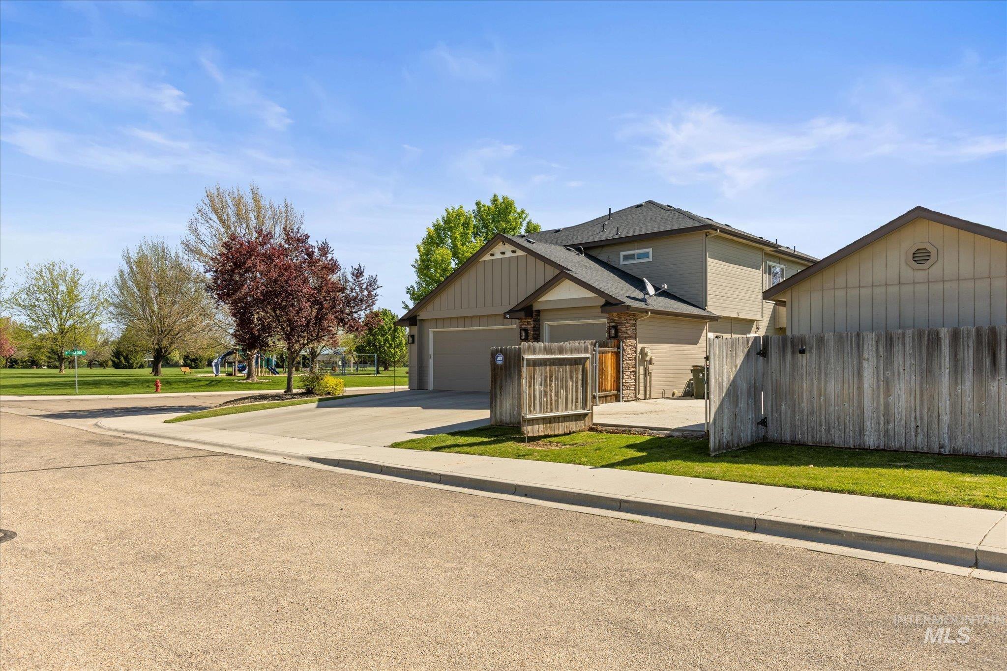 5375 W Ridgeside St, Meridian, Idaho 83646, 4 Bedrooms, 2.5 Bathrooms, Residential For Sale, Price $898,000, 98982268