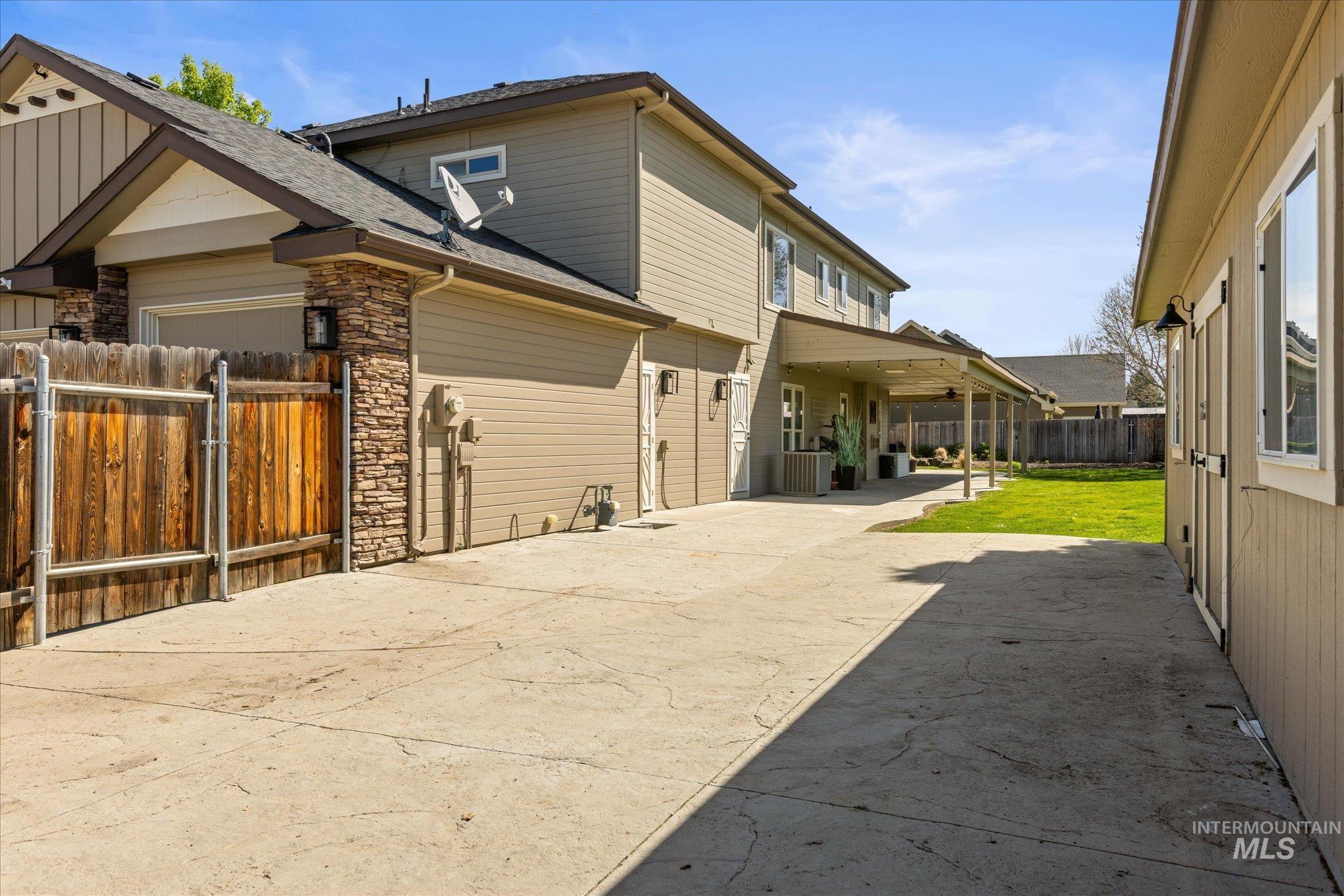 5375 W Ridgeside St, Meridian, Idaho 83646, 4 Bedrooms, 2.5 Bathrooms, Residential For Sale, Price $898,000, 98982268