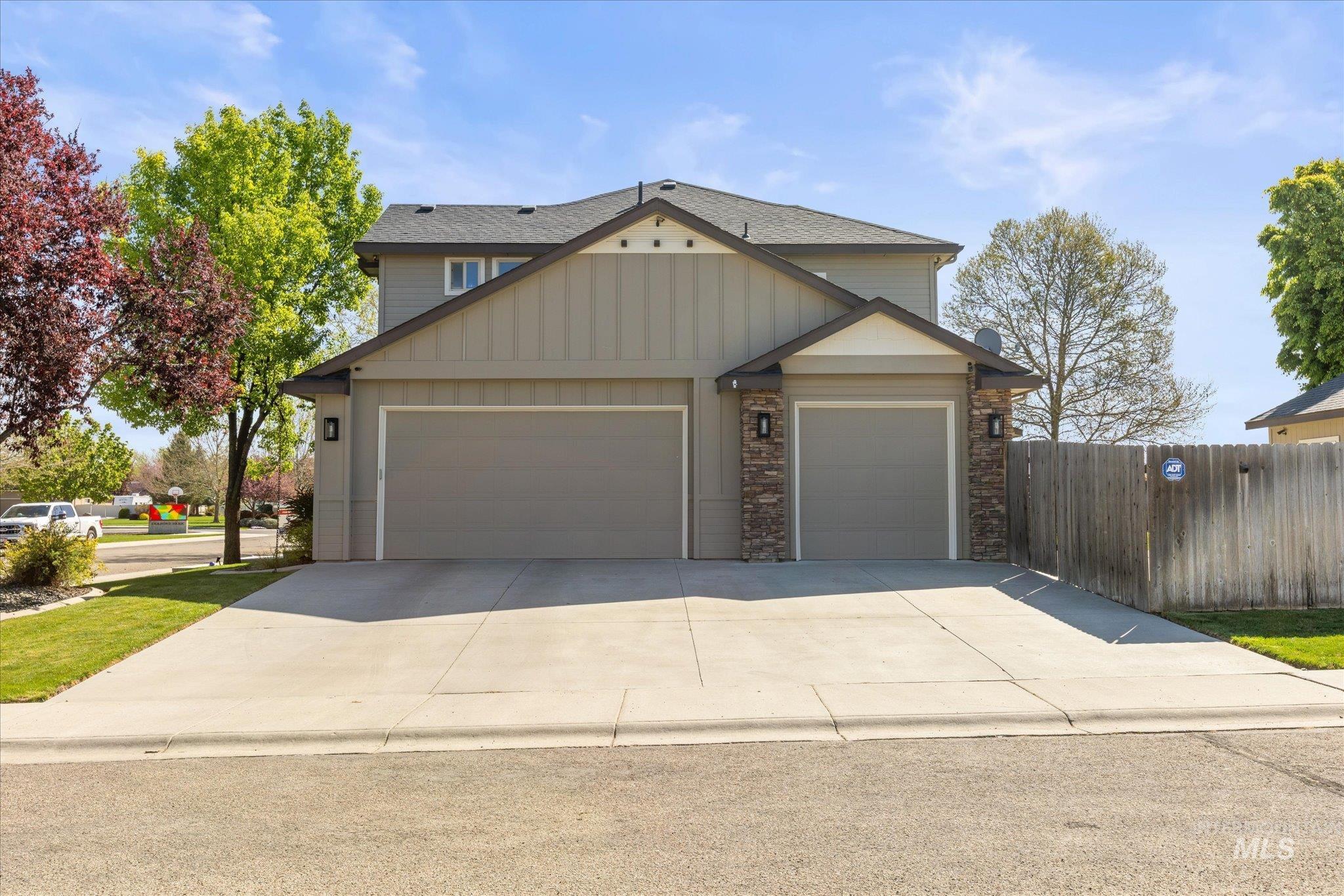 5375 W Ridgeside St, Meridian, Idaho 83646, 4 Bedrooms, 2.5 Bathrooms, Residential For Sale, Price $898,000, 98982268