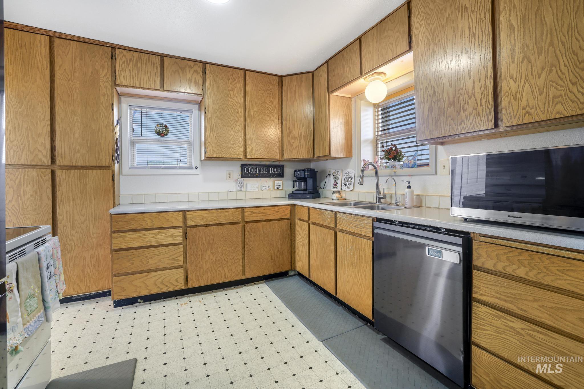 88 S 400 W, Jerome, Idaho 83338, 2 Bedrooms, 1 Bathroom, Residential For Sale, Price $299,000, 98982269