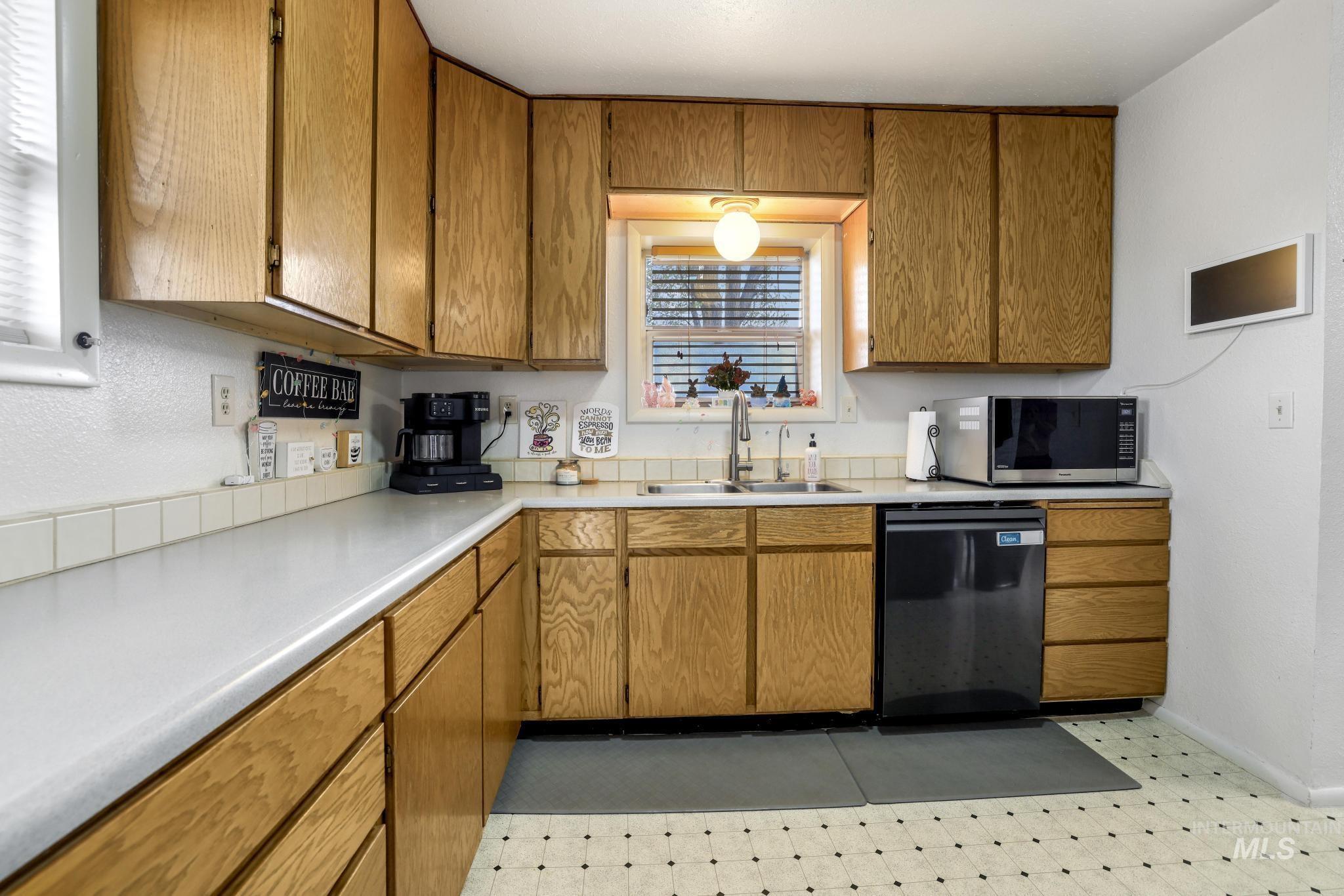 88 S 400 W, Jerome, Idaho 83338, 2 Bedrooms, 1 Bathroom, Residential For Sale, Price $299,000, 98982269