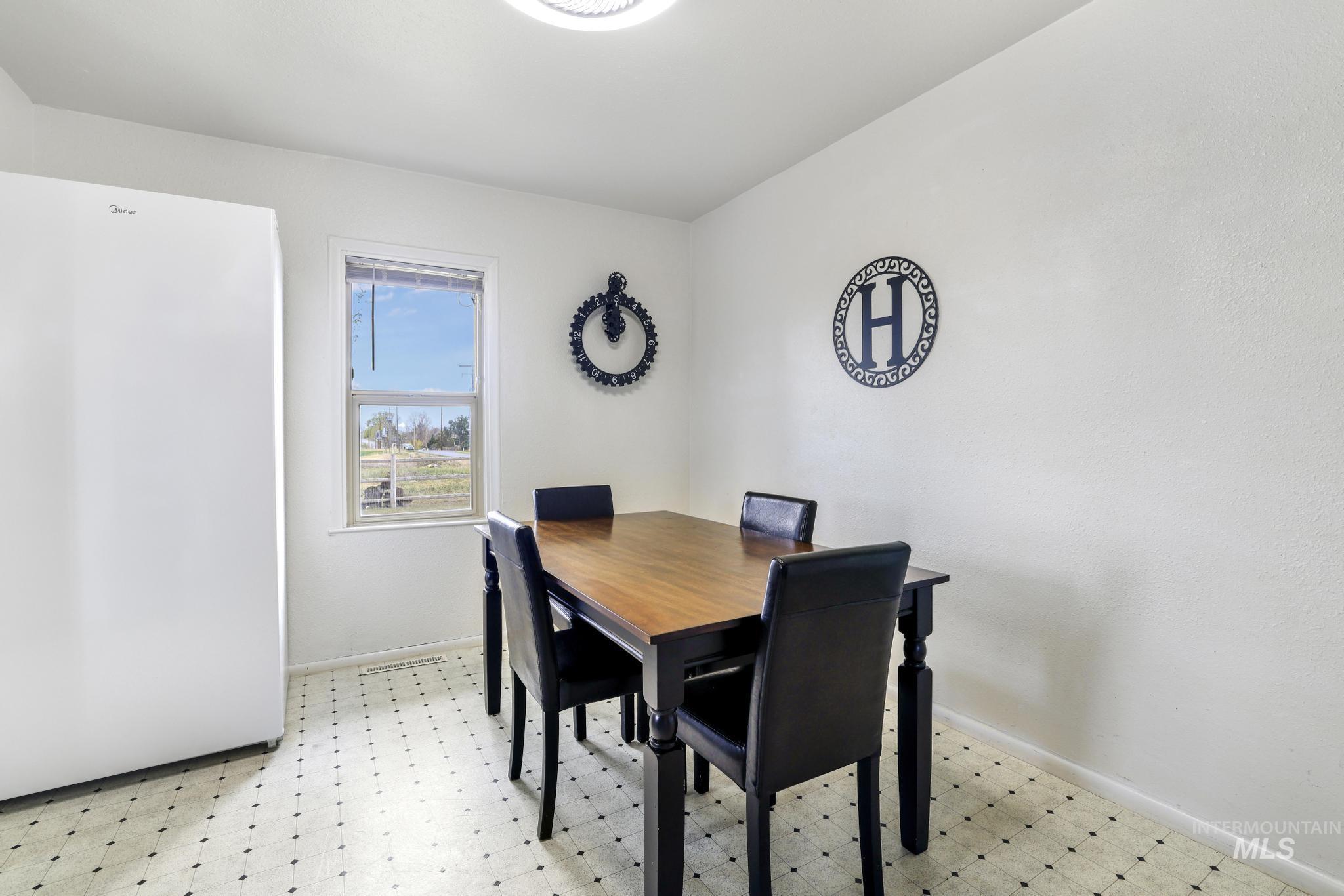 88 S 400 W, Jerome, Idaho 83338, 2 Bedrooms, 1 Bathroom, Residential For Sale, Price $299,000, 98982269