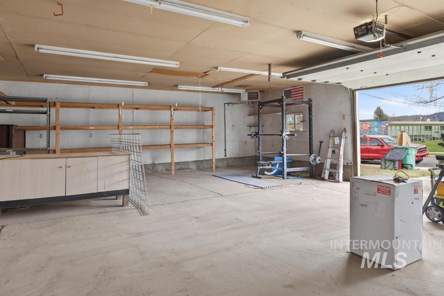 104 N Blaine St., Moscow, Idaho 83843, 4 Bedrooms, 2 Bathrooms, Residential For Sale, Price $447,500, 98982270