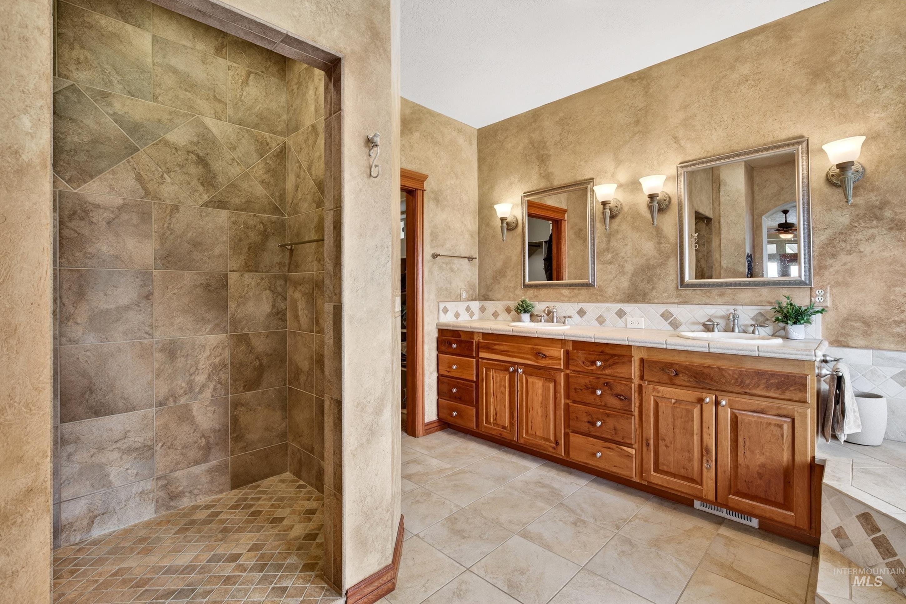 9810 Grand Teton Trail, Middleton, Idaho 83644, 4 Bedrooms, 4 Bathrooms, Residential For Sale, Price $1,395,000, 98982271