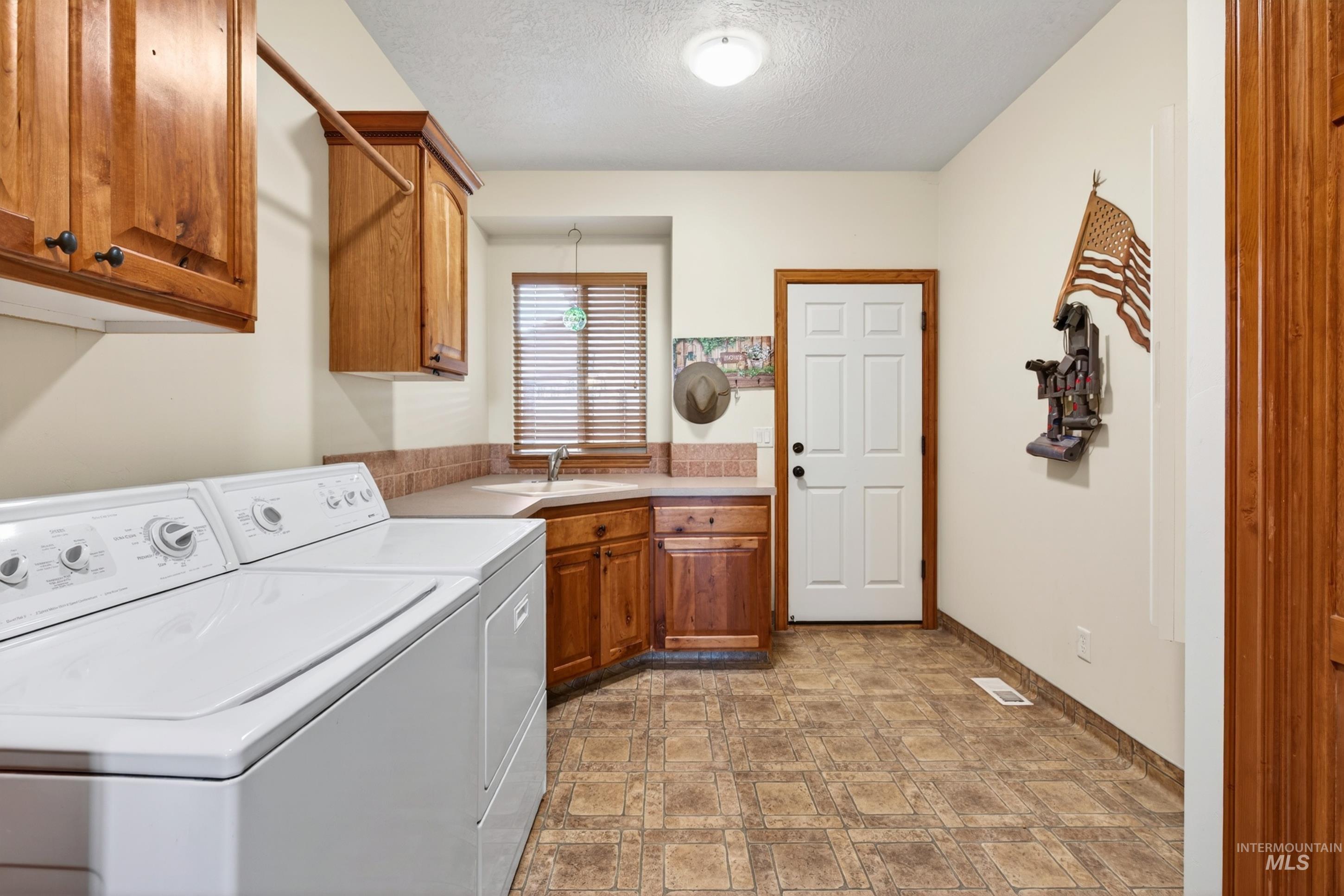 9810 Grand Teton Trail, Middleton, Idaho 83644, 4 Bedrooms, 4 Bathrooms, Residential For Sale, Price $1,395,000, 98982271