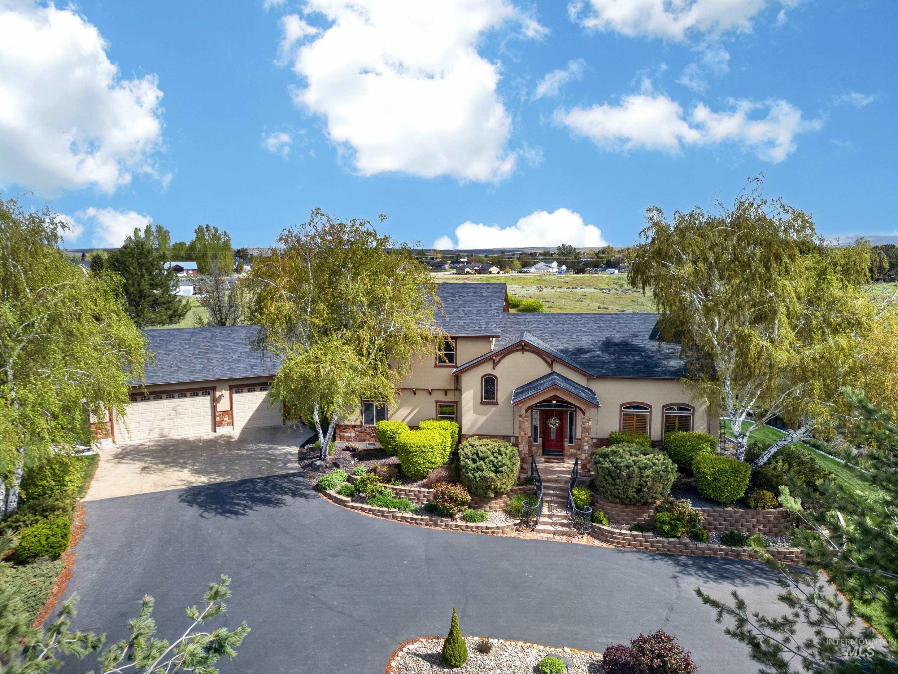 9810 Grand Teton Trail, Middleton, Idaho 83644, 4 Bedrooms, 4 Bathrooms, Residential For Sale, Price $1,395,000, 98982271