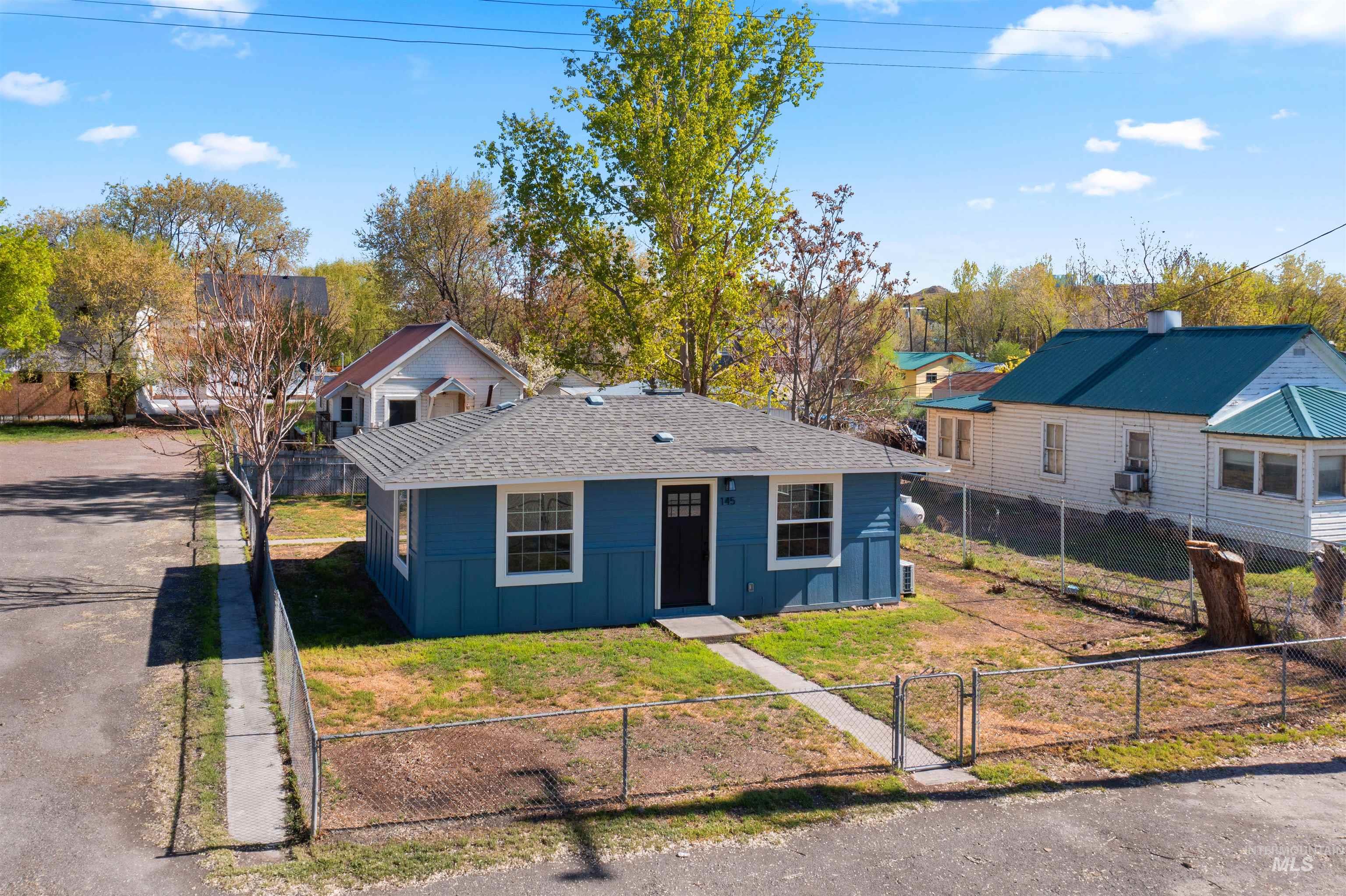 145 2nd St, Grand View, Idaho 83624, 1 Bedroom, 1 Bathroom, Residential For Sale, Price $175,000,MLS 98982272