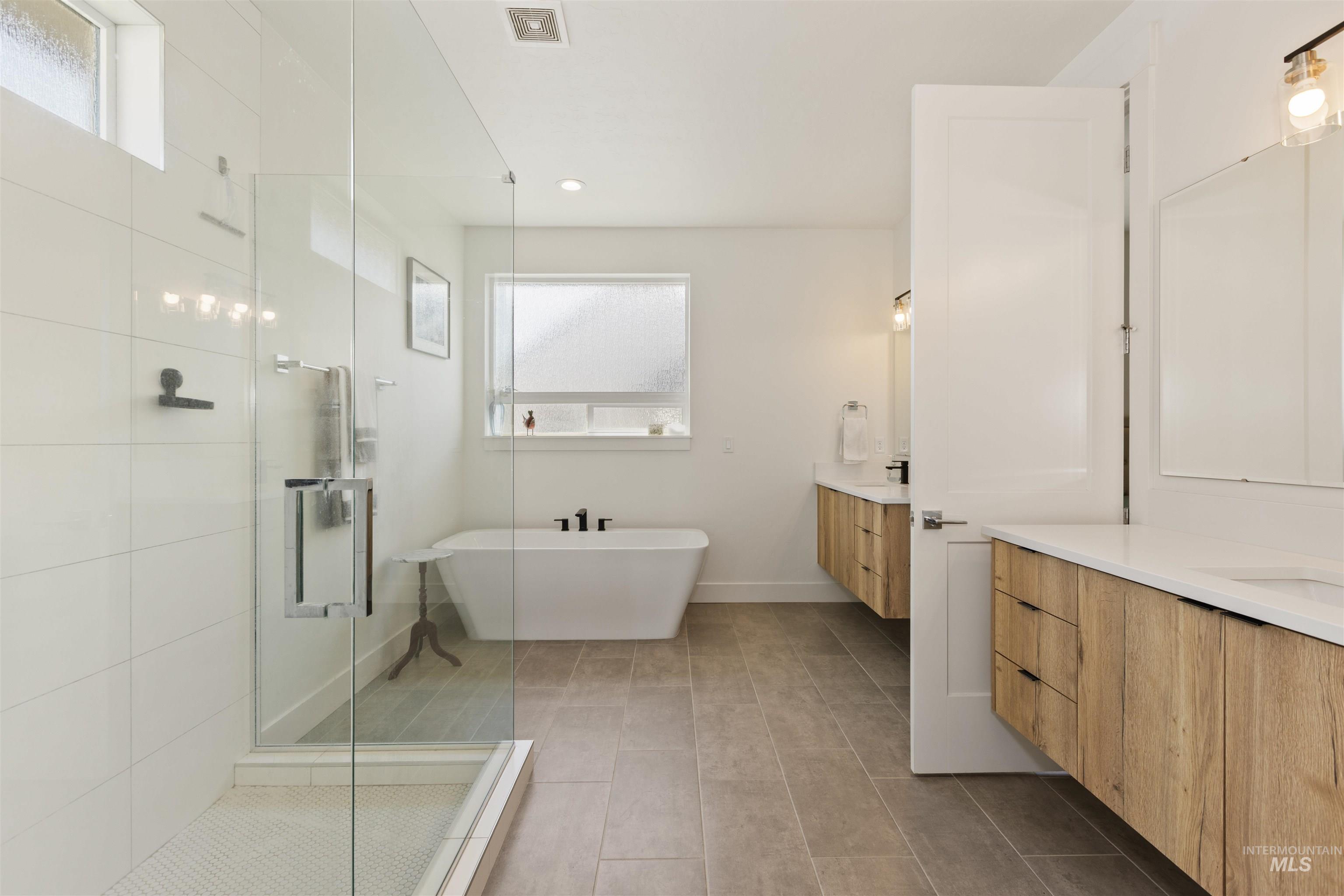 2589 E Jonagold Ct, Emmett, Idaho 83617, 4 Bedrooms, 2 Bathrooms, Residential For Sale, Price $575,000,MLS 98982274