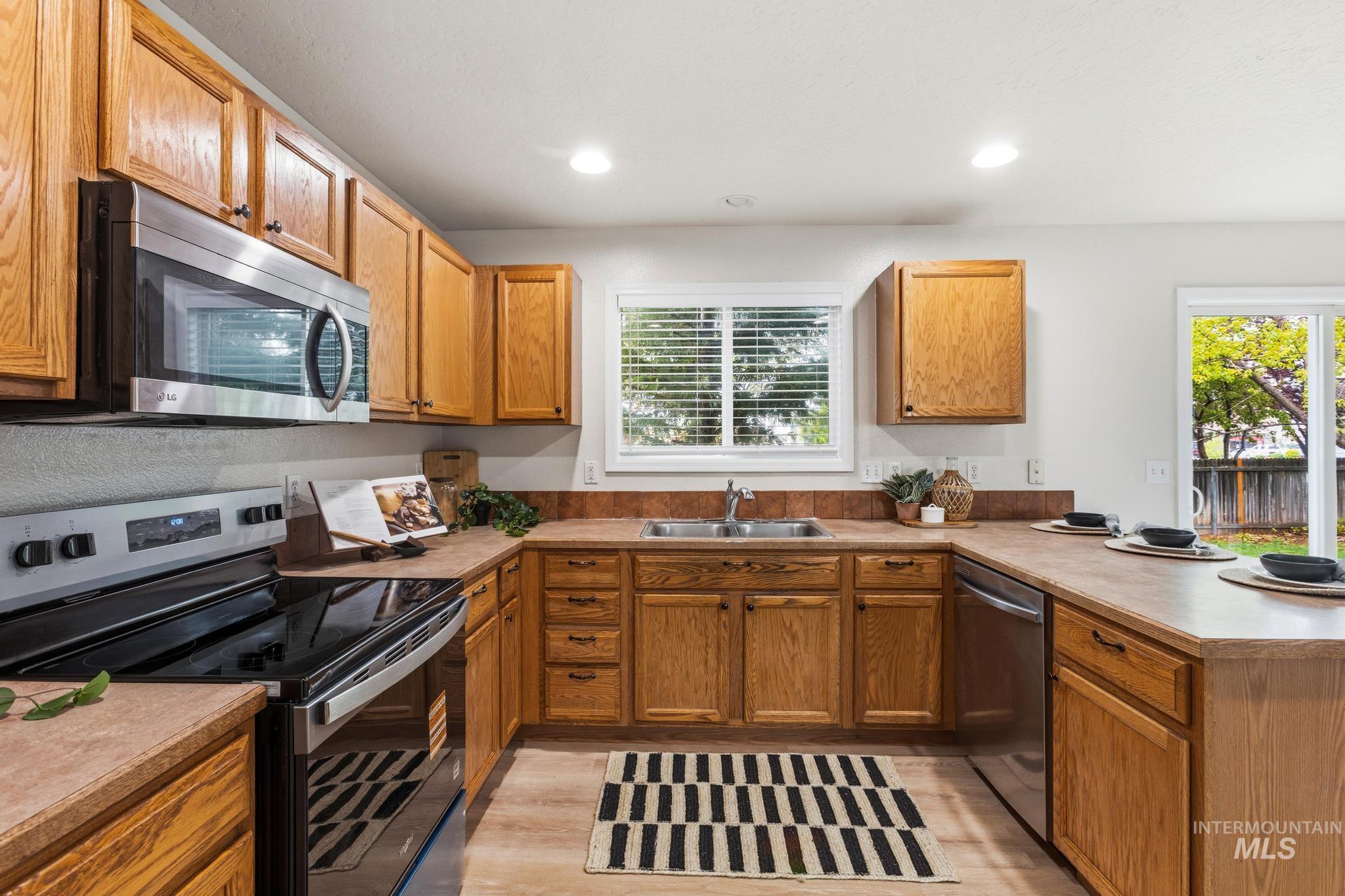 3139 W Pudu Ct, Meridian, Idaho 83646, 4 Bedrooms, 2.5 Bathrooms, Residential For Sale, Price $439,000,MLS 98982278