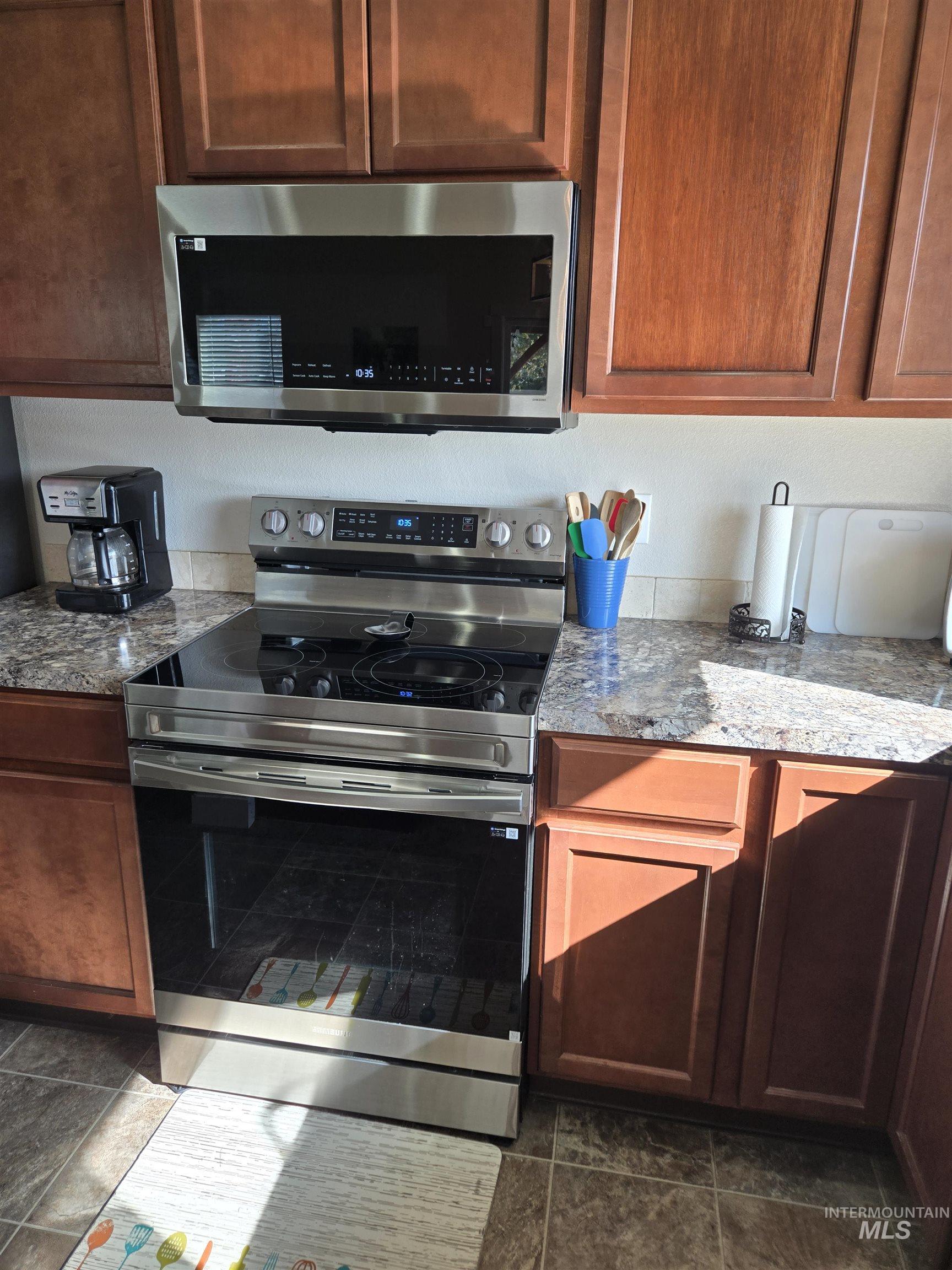 541 W Allspice St., Kuna, Idaho 83634, 3 Bedrooms, 2 Bathrooms, Residential For Sale, Price $448,900,MLS 98982279