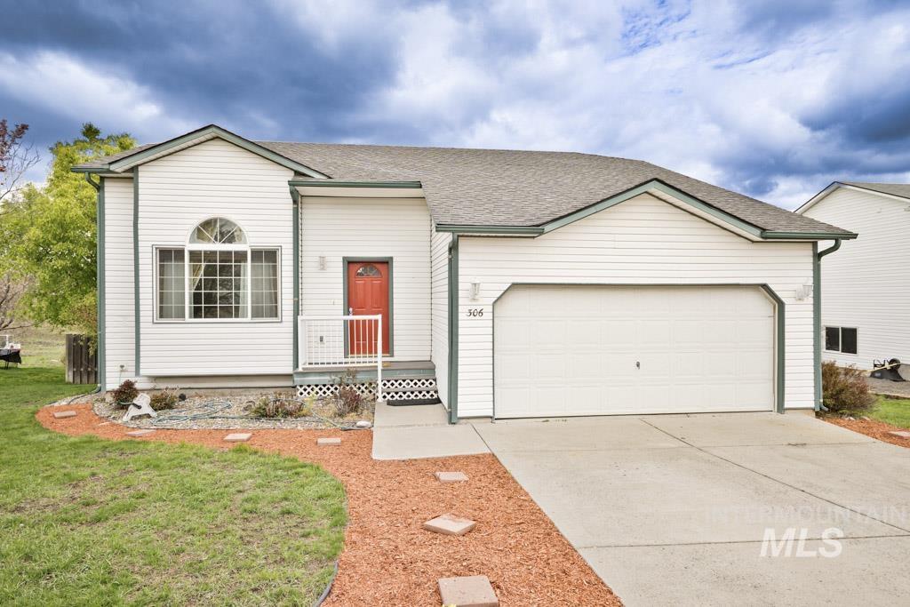 306 Gambels Lane, Moscow, Idaho 83843, 4 Bedrooms, 2 Bathrooms, Residential For Sale, Price $485,000, 98982280