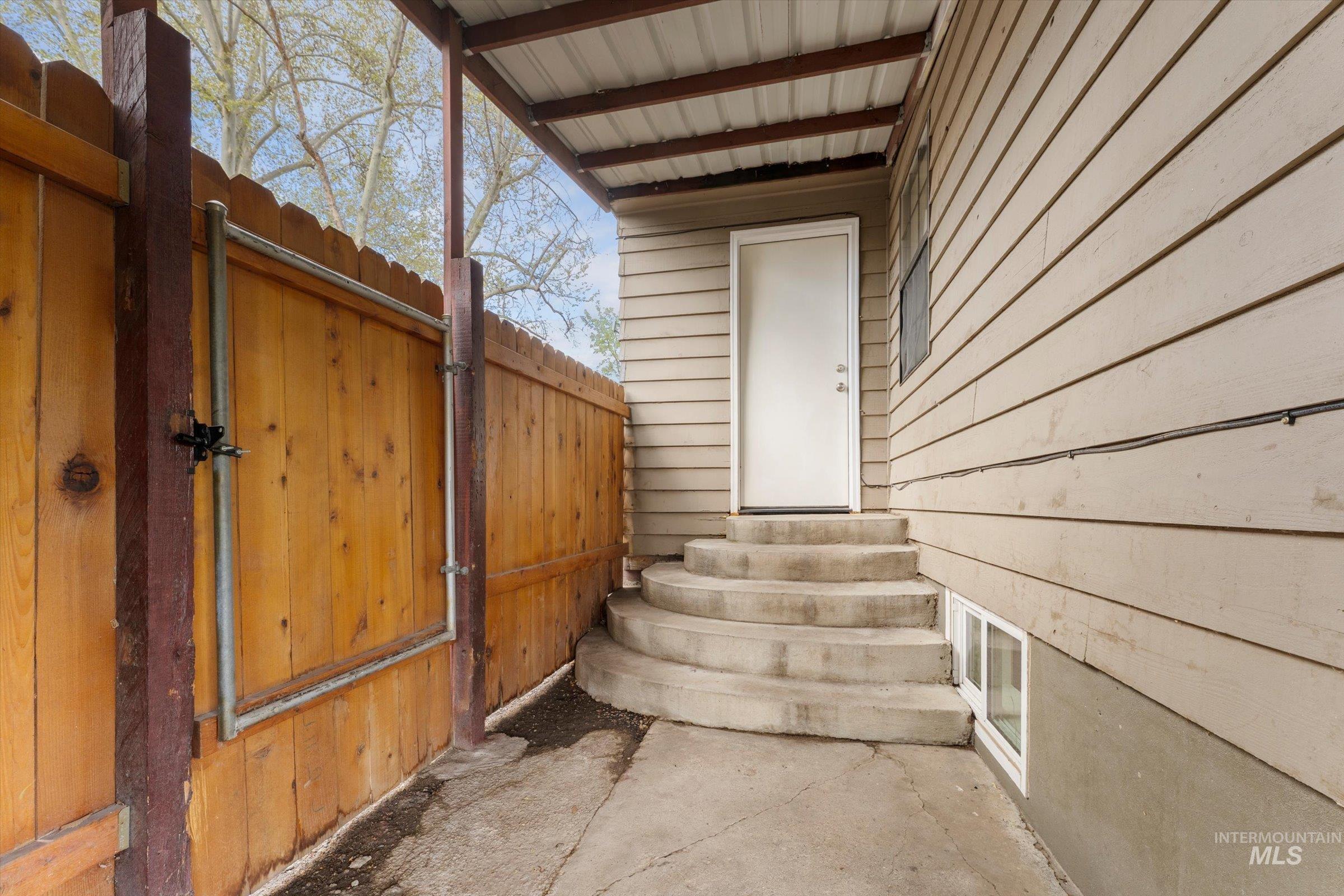 718 S Opal St, Boise, Idaho 83705, 3 Bedrooms, 1 Bathroom, Residential For Sale, Price $450,000,MLS 98982287