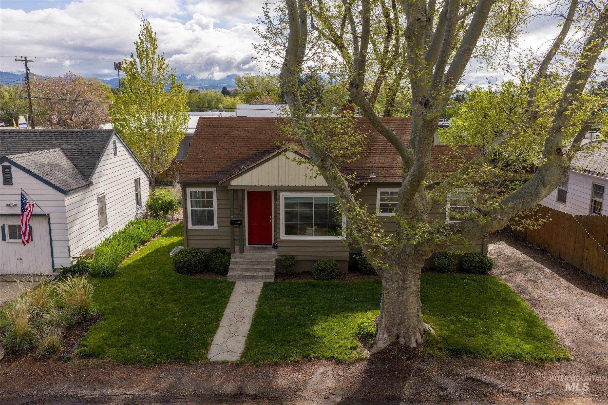 718 S Opal St, Boise, Idaho 83705, 3 Bedrooms, 1 Bathroom, Residential For Sale, Price $450,000,MLS 98982287