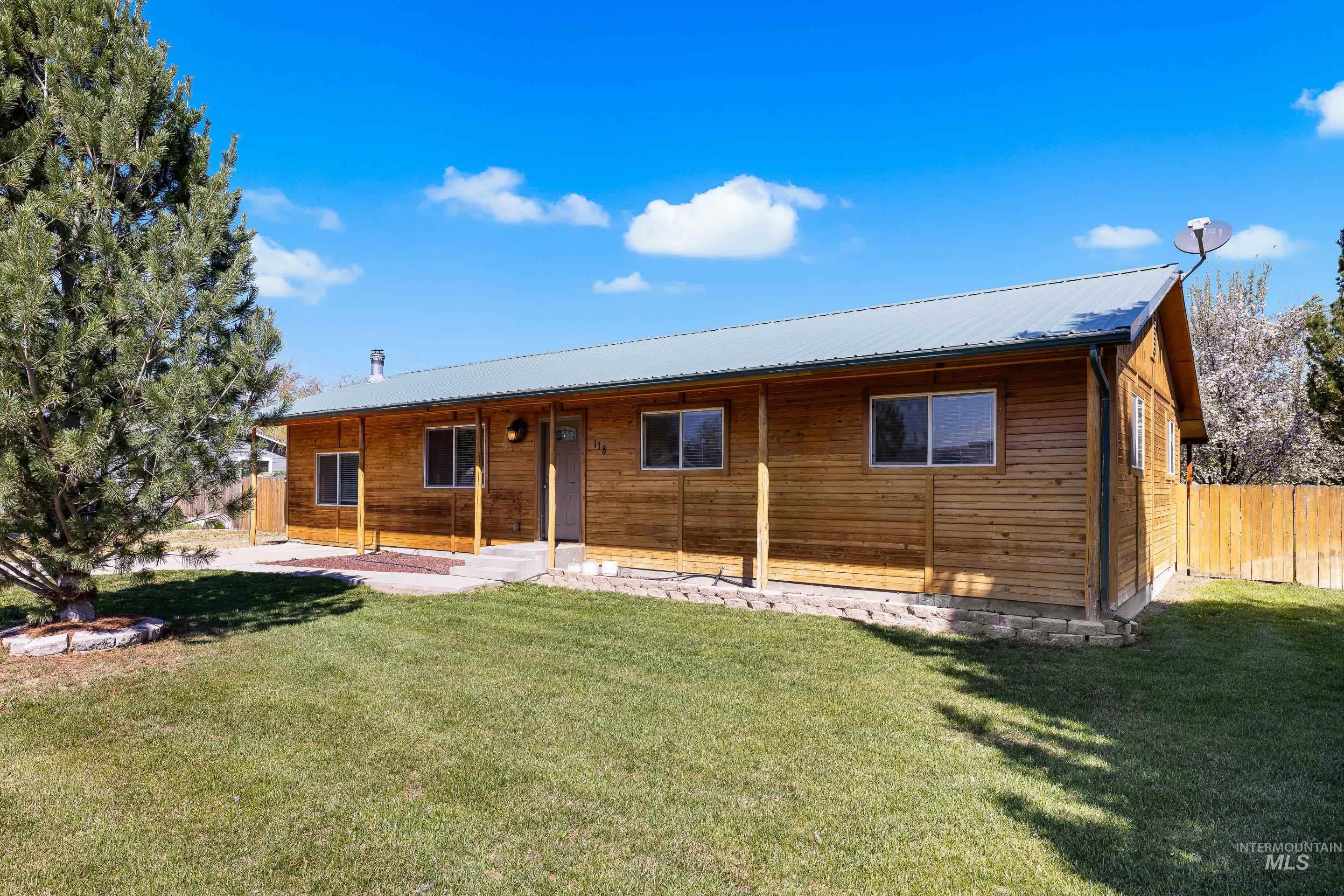 118 Linden St, New Plymouth, Idaho 83655, 3 Bedrooms, 1 Bathroom, Residential For Sale, Price $350,000,MLS 98982289