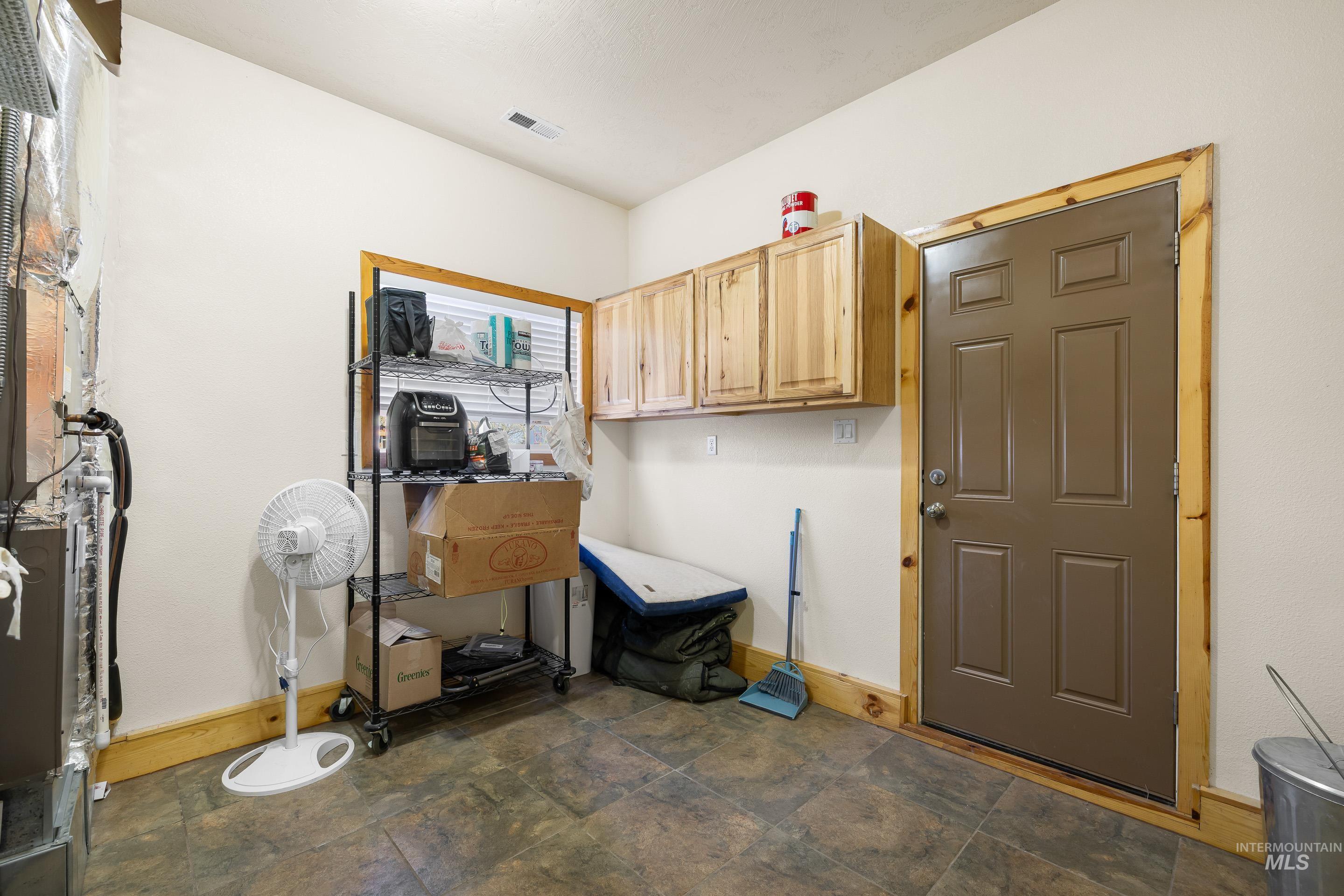 118 Linden St, New Plymouth, Idaho 83655, 3 Bedrooms, 1 Bathroom, Residential For Sale, Price $350,000,MLS 98982289