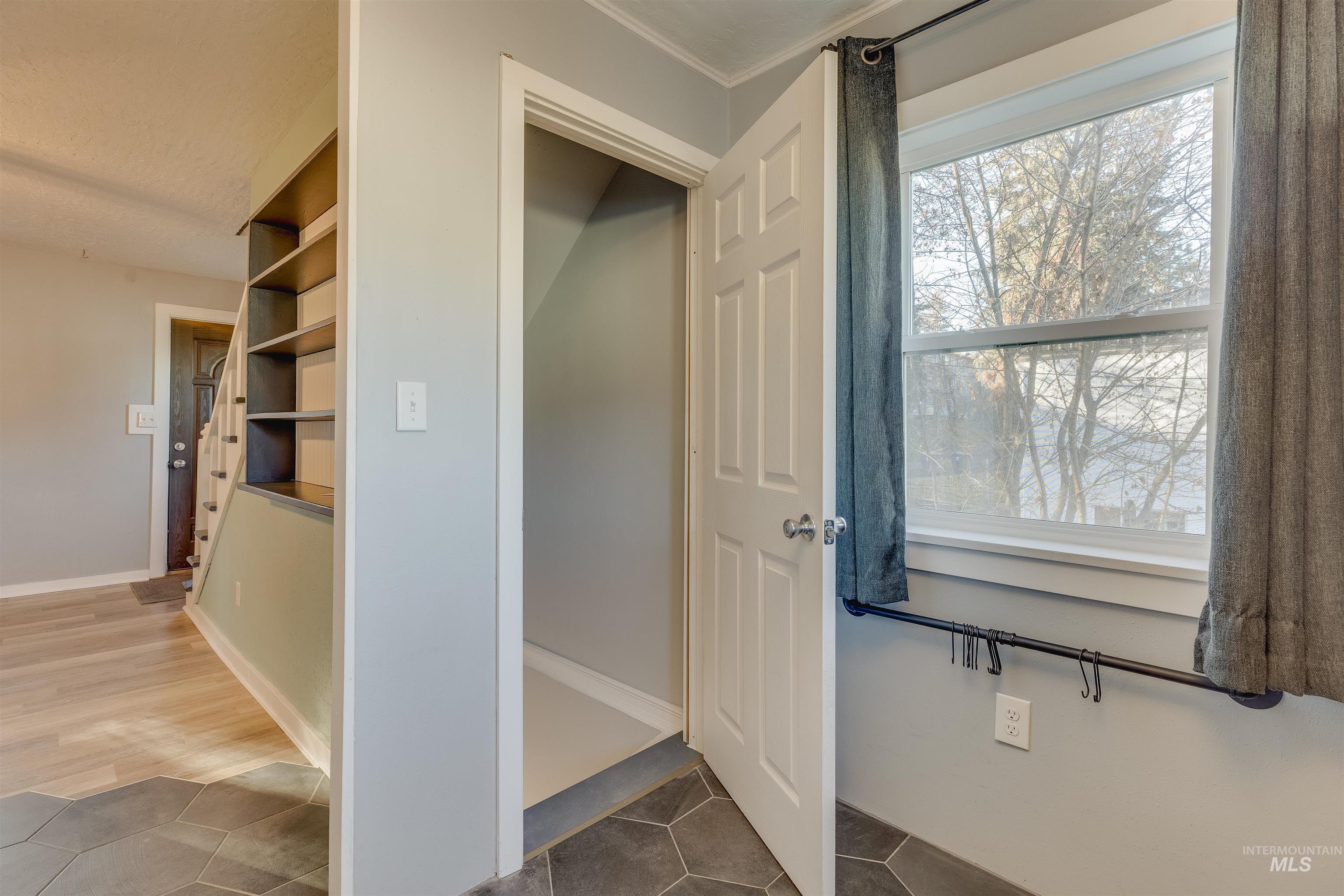 212 E Henley St., Moscow, Idaho 83843, 3 Bedrooms, 2 Bathrooms, Residential For Sale, Price $399,000, 98982291